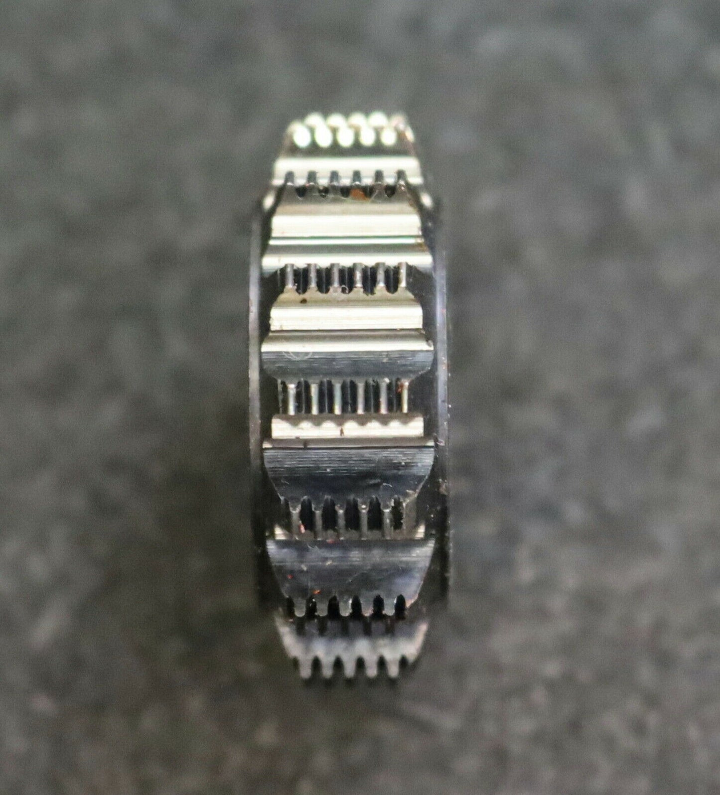 MIKRON Wälzfräser No. 42908 - Ø31x10xØ8mm 1gg. Rechts 15 Spanuten