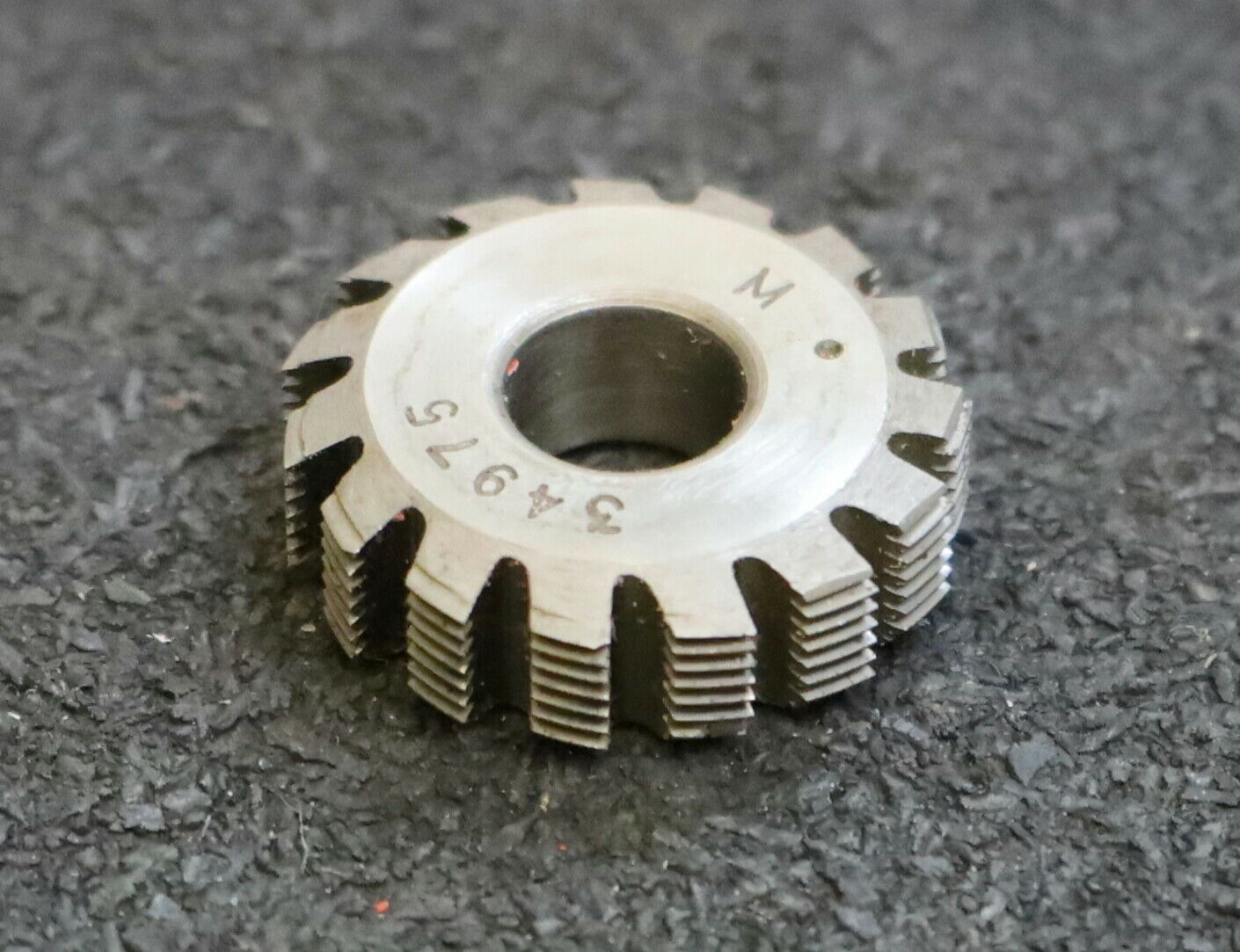 MIKRON Wälzfräser No. 34975 - Ø23x7xØ8mm 1gg. Rechts 15 Spanuten