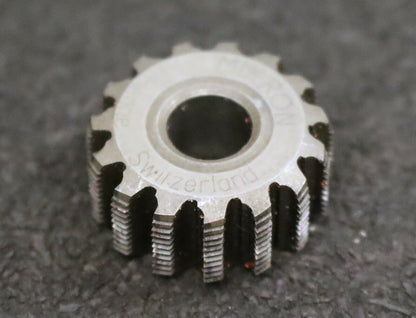 MIKRON Wälzfräser No. 68086 - Ø24x10xØ8mm 1gg. Rechts 15 Spanuten