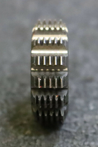 MIKRON Wälzfräser No. 31714 - Ø24x8xØ8mm 1gg. Rechts 15 Spanuten