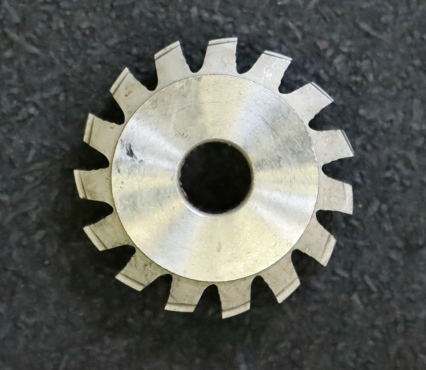 MIKRON Wälzfräser No. 58187 - Ø32x10xØ8mm 1gg. Rechts 15 Spanuten