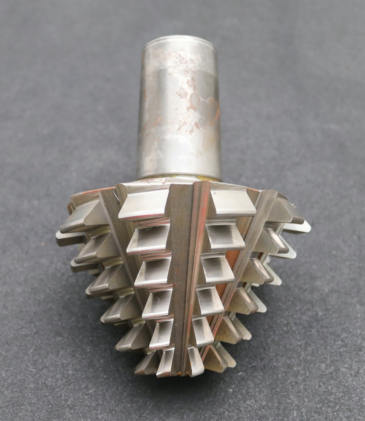 Bild des Artikels KLINGELNBERG-Tannenbaumfräser-Kegelradfräser-für-AFK-m=-5-rechtsgängig-20°-EGW