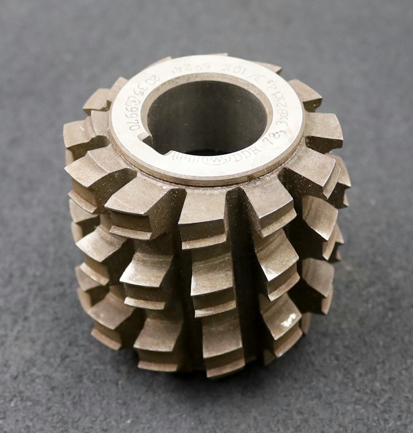 Bild des Artikels PWS-Keilwellen-Wälzfräser-spline-hob-10-Keile-72,3x82x12,3mm-mit-Höcker-1gg.Re.