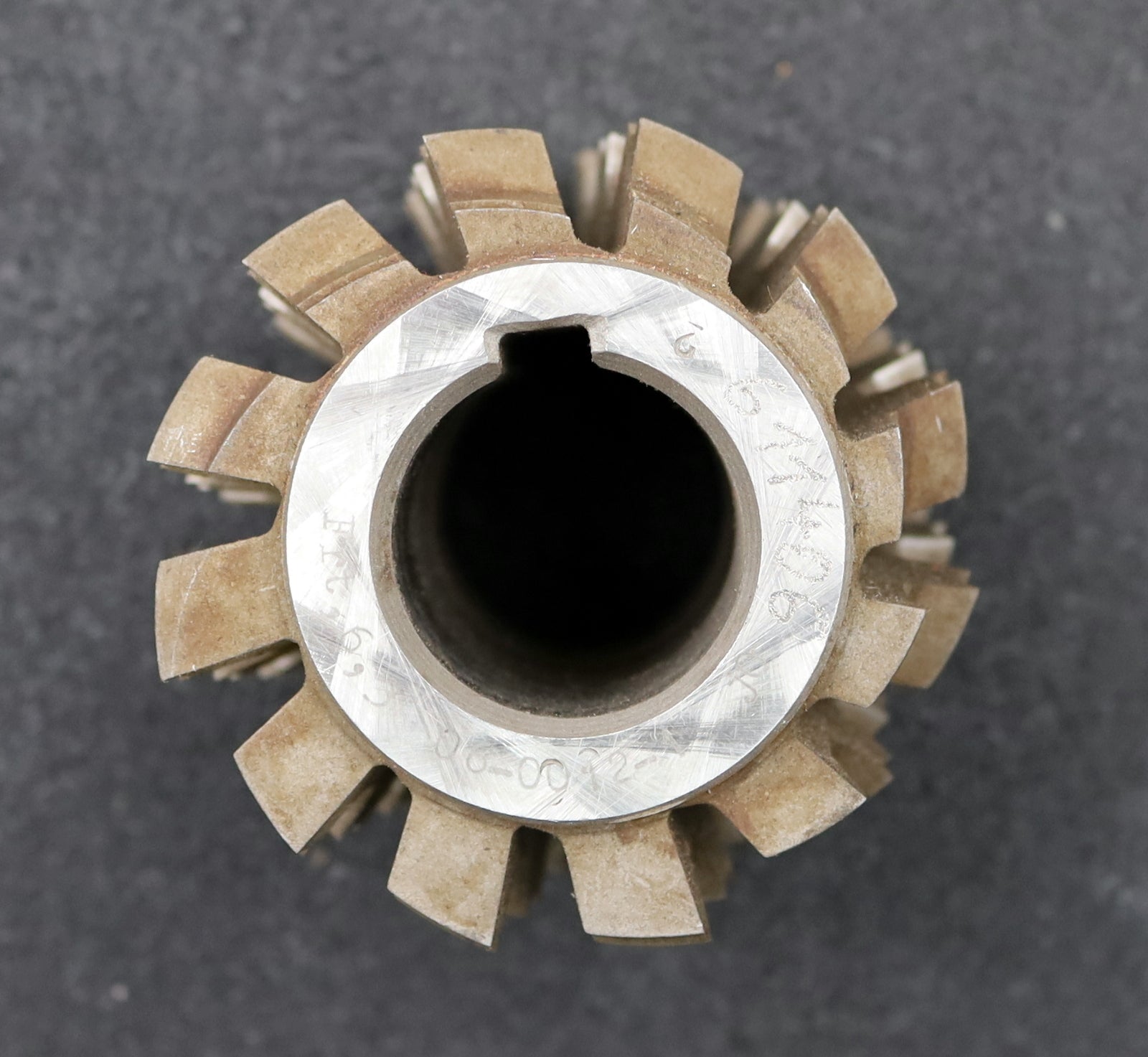 Bild des Artikels PWS-Keilwellen-Wälzfräser-spline-hob-10-Keile-72,3x82x12,3mm-mit-Höcker-1gg.Re.