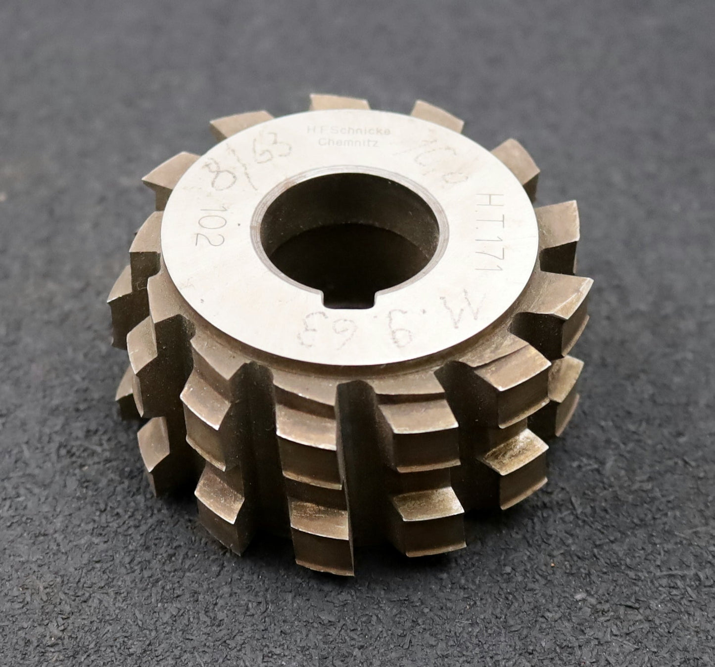 Bild des Artikels H.F.Schnicke-Keilwellen-Wälzfräser-spline-hob-6-Keile-32x38x8mm-mit-Höcker-LKN