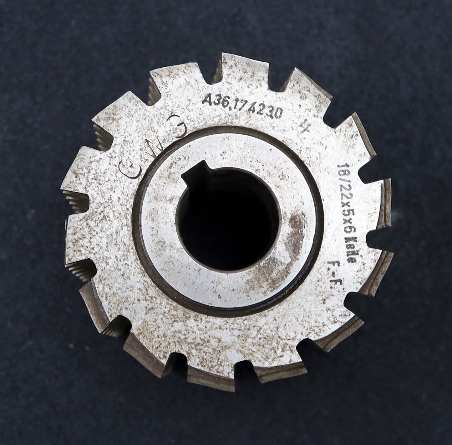 Bild des Artikels GWG-Keilwellen-Wälzfräser-spline-hob-6-Keile-18x22x5mm---Höcker-Fertigfräser