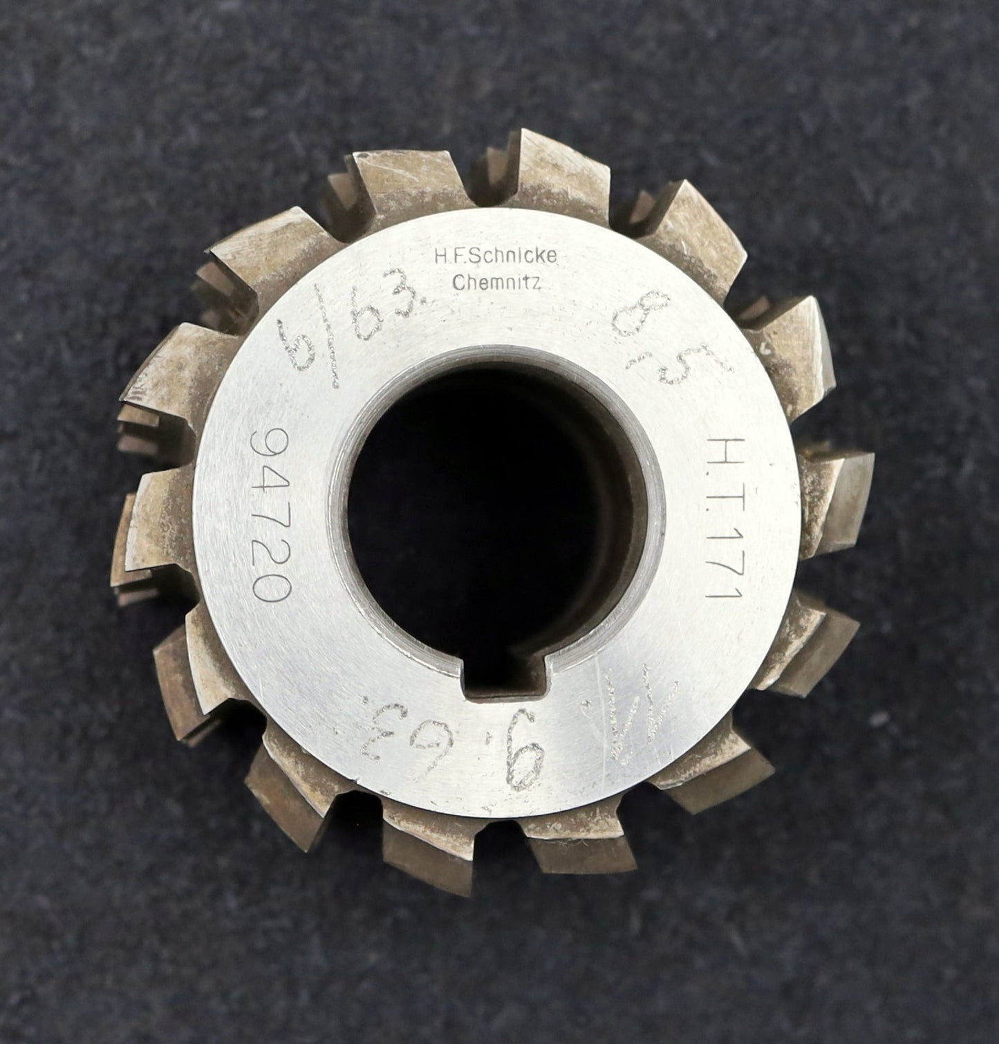 Bild des Artikels H.F.Schnicke-Keilwellen-Wälzfräser-spline-hob-6-Keile-32x38x8mm-mit-Höcker-HSS