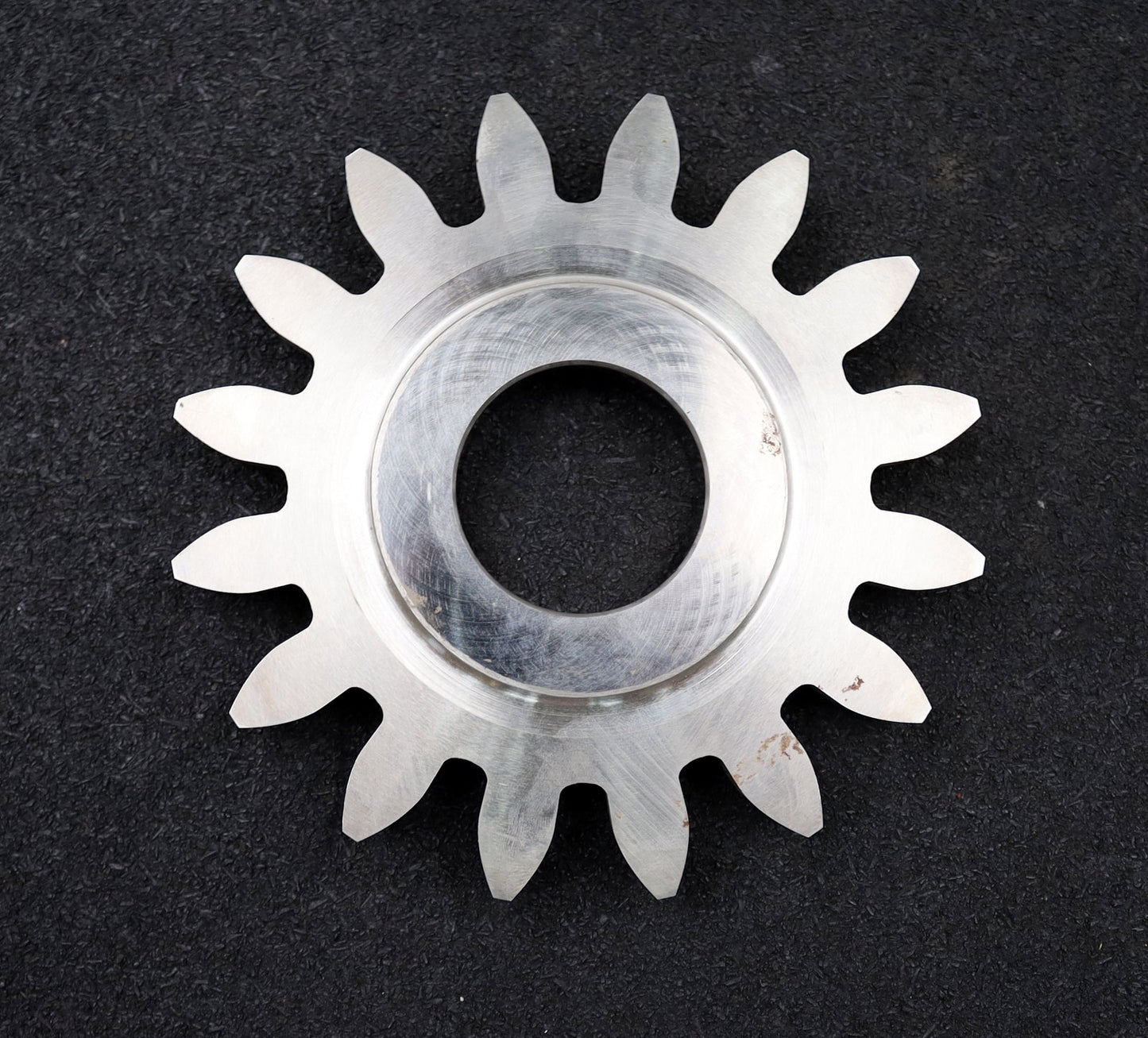 Bild des Artikels SIZ-/-СИЗ-Scheibenschneidrad-gear-shaper-m=-8mm-EGW=-20°-Z=-16-Ø-147x16xØ-1-3/4"