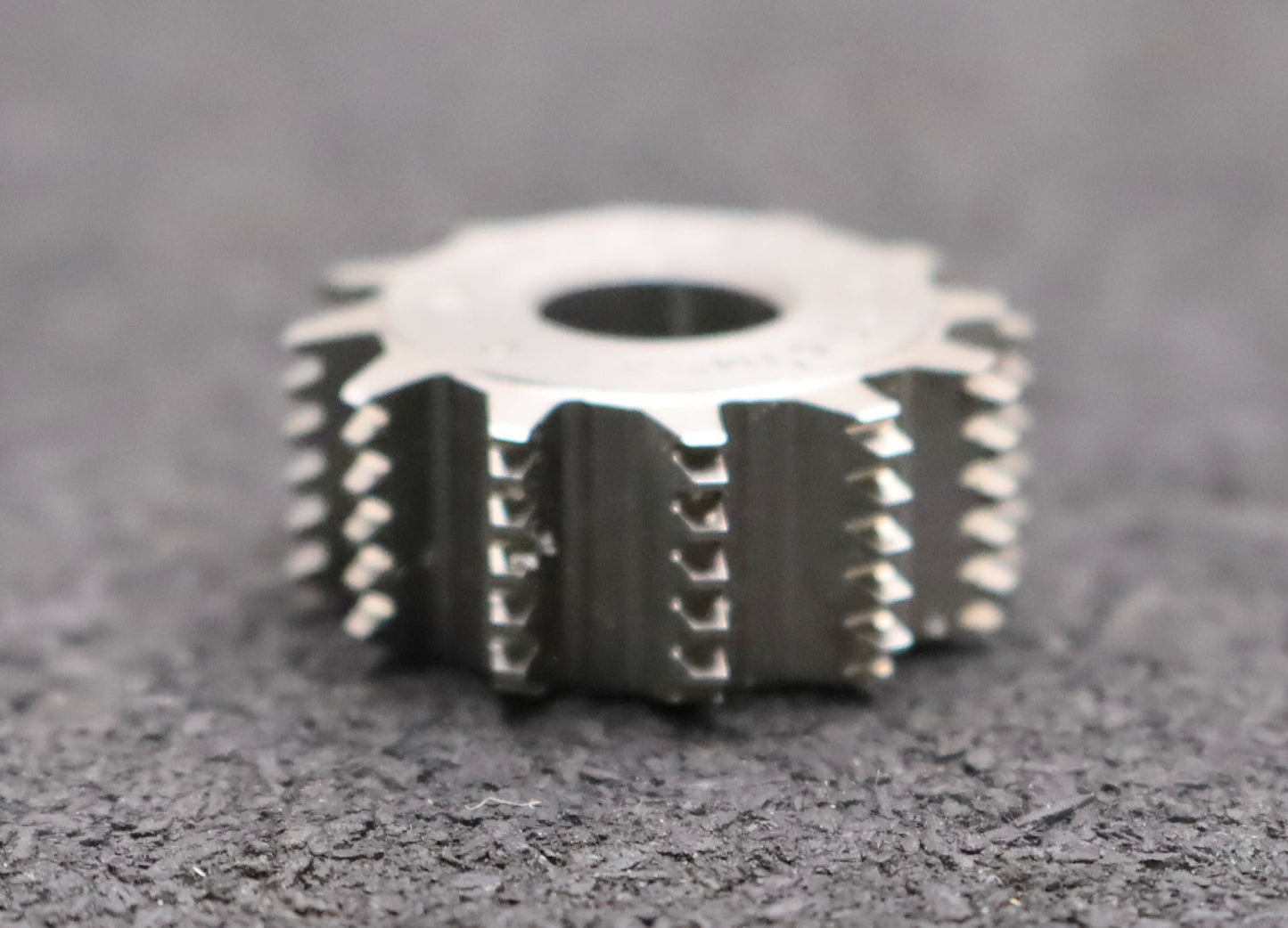 Bild des Artikels IMS-Vollstahl-Wälzfräser-m-=-0,50mm-20°-EGW-DIN867-1gg.-R.-Ø24x10xØ8mm-HSS