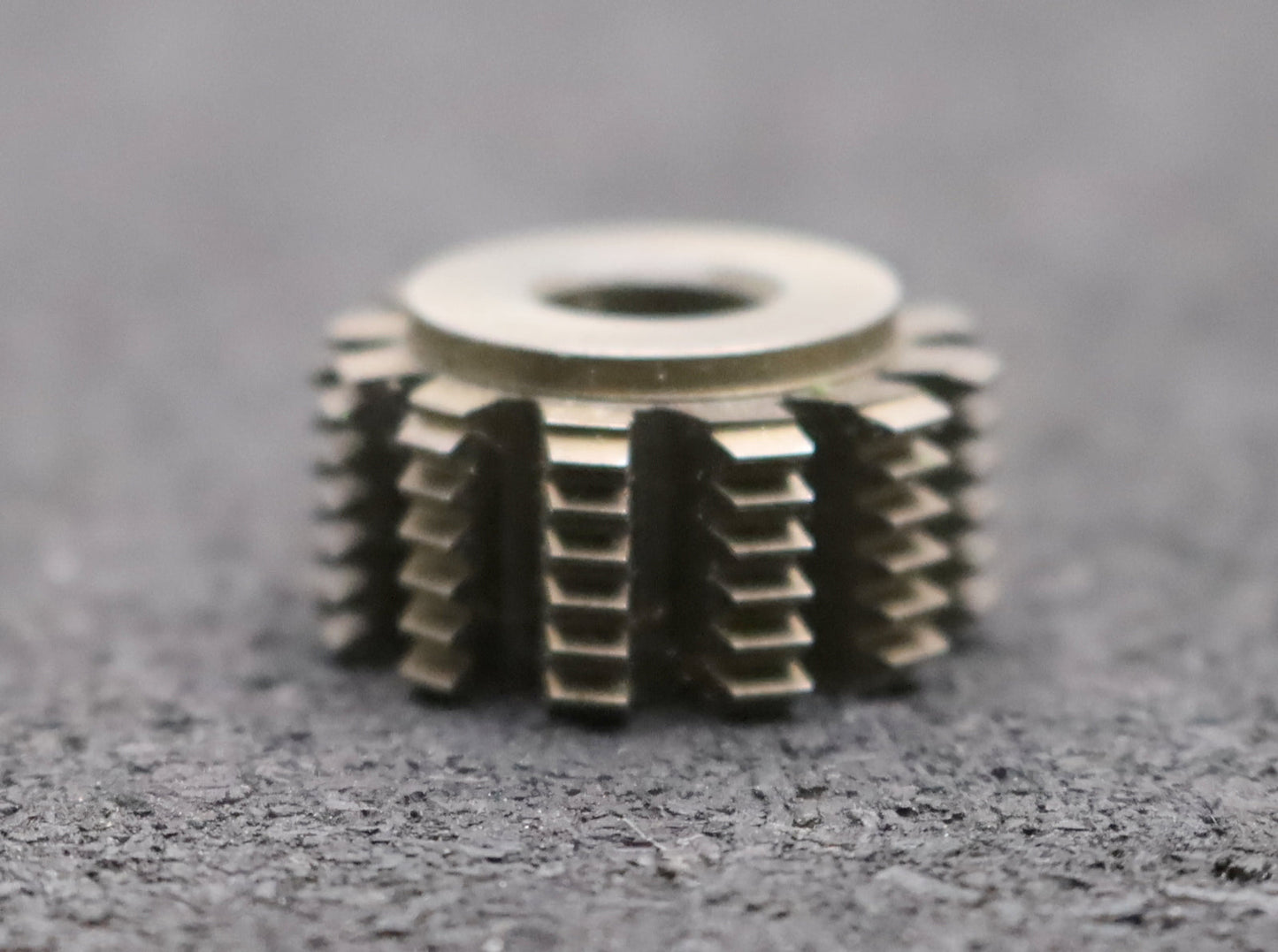 Bild des Artikels MORAT-Vollstahl-Wälzfräser-m-=-0,52mm-20°-EGW-Bezugsprofil-DIN867-1gg.-rechts