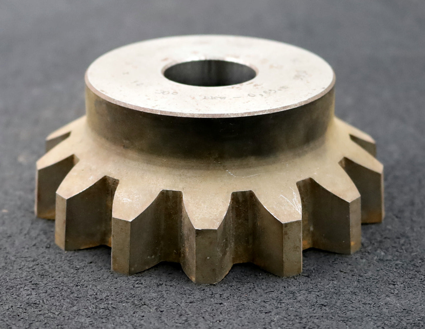 Bild des Artikels PWS-Glockenschneidrad-für-Zahnwellen-DIN5480-m=8mm-EGW-30°-Z=14-hkw-0,65m