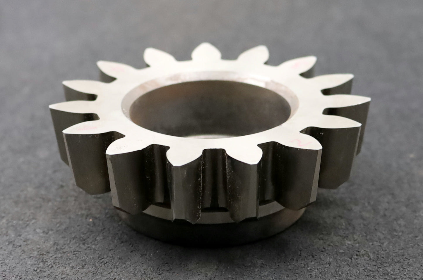 Bild des Artikels KLINGELNBERG-Glockenschneidrad-m=-7mm-EGW-20°-Z=-15-hkw=-1,25m-Ø124x46xØ1-1/4"