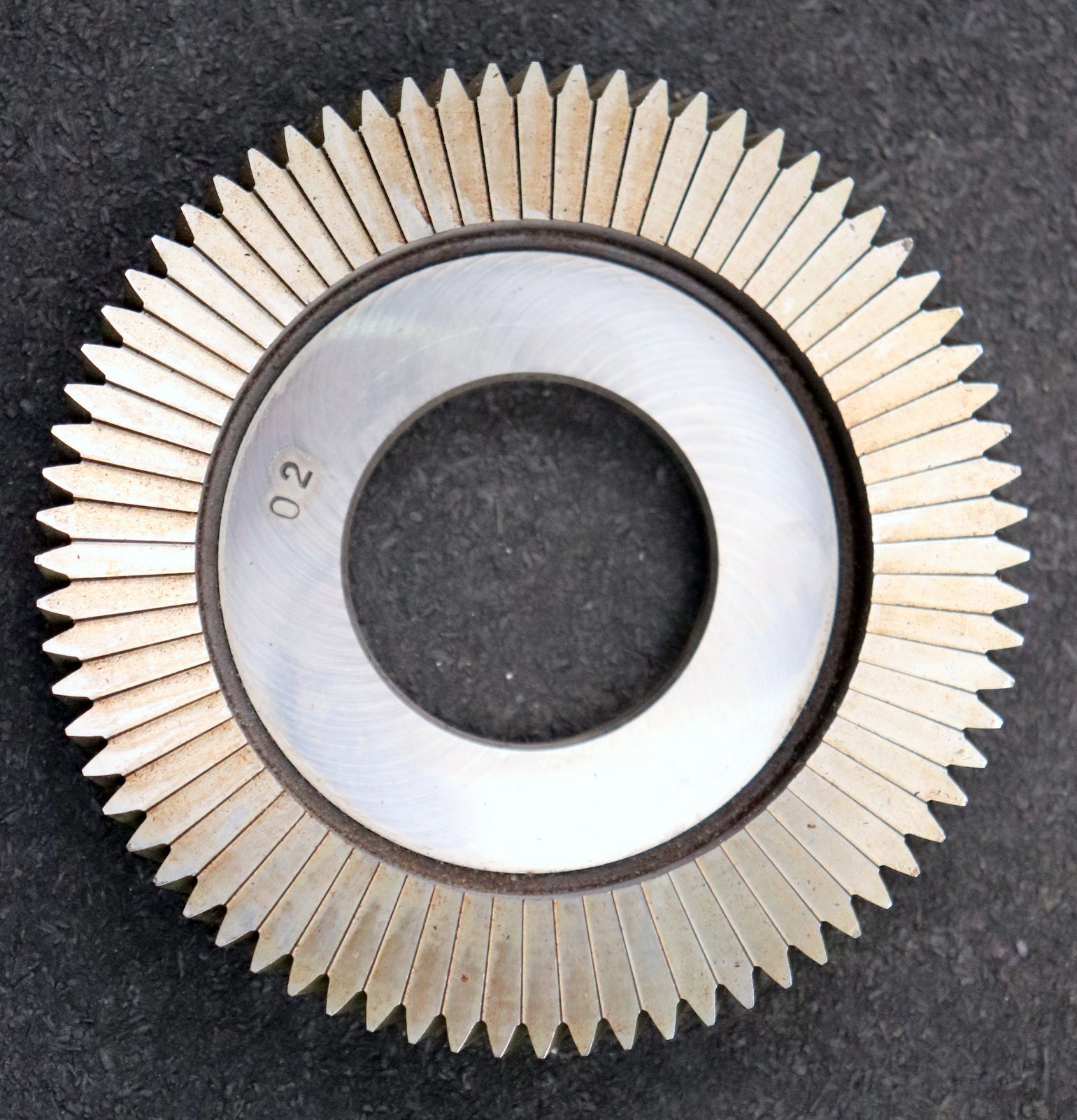 Bild des Artikels PWS-Scheibenschneidrad-mit-Treppenschliff-m=-1,5mm-EGW-20°-Z=-72-Ø117x24xØ1-3/4"