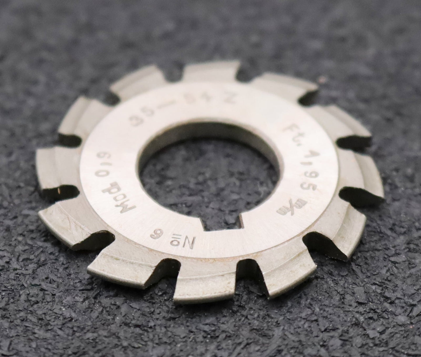 Bild des Artikels DOLD-Zahnformfräser-m=-0,9mm-No.-6-für-Z=-35-54-EGW-15°-gear-profile-cutter