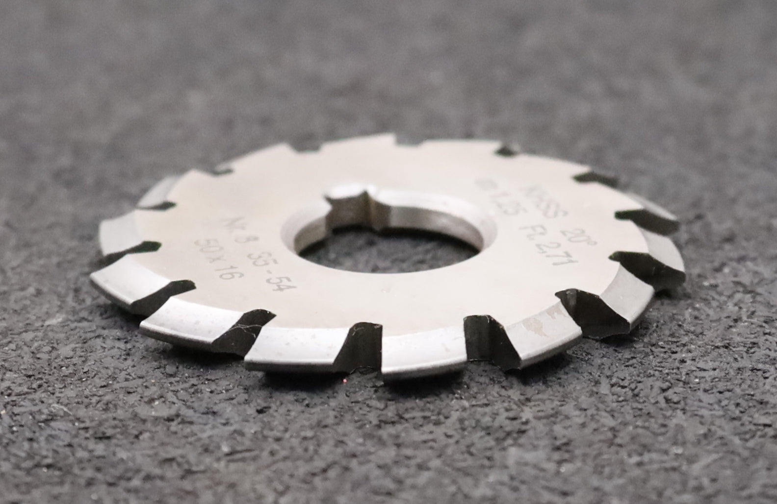Bild des Artikels DOLD-Zahnformfräser-m=-1,25mm-No.-8-für-Z=-135-00-EGW-20°-gear-profile-cutter