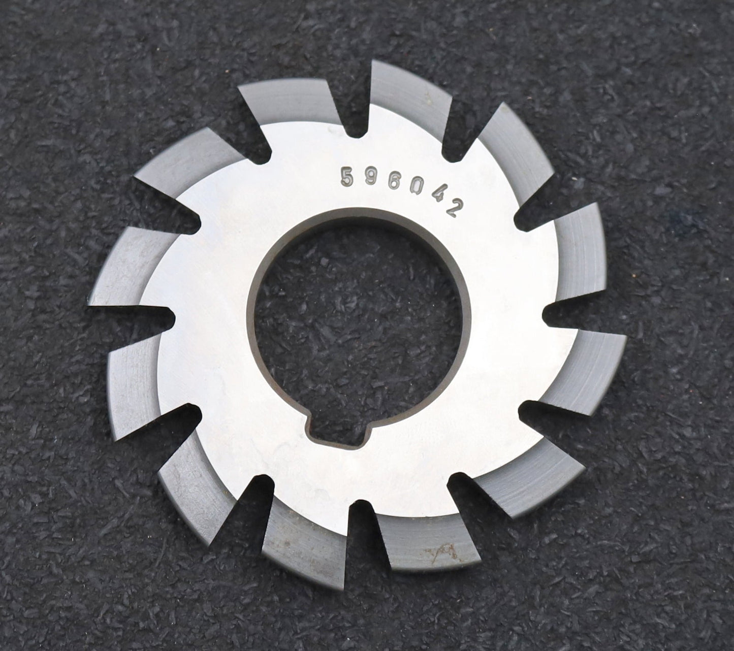 Bild des Artikels DOLD-Zahnformfräser-m=-3mm-No.-8-für-Z=-135-00-EGW-20°-gear-profile-cutter