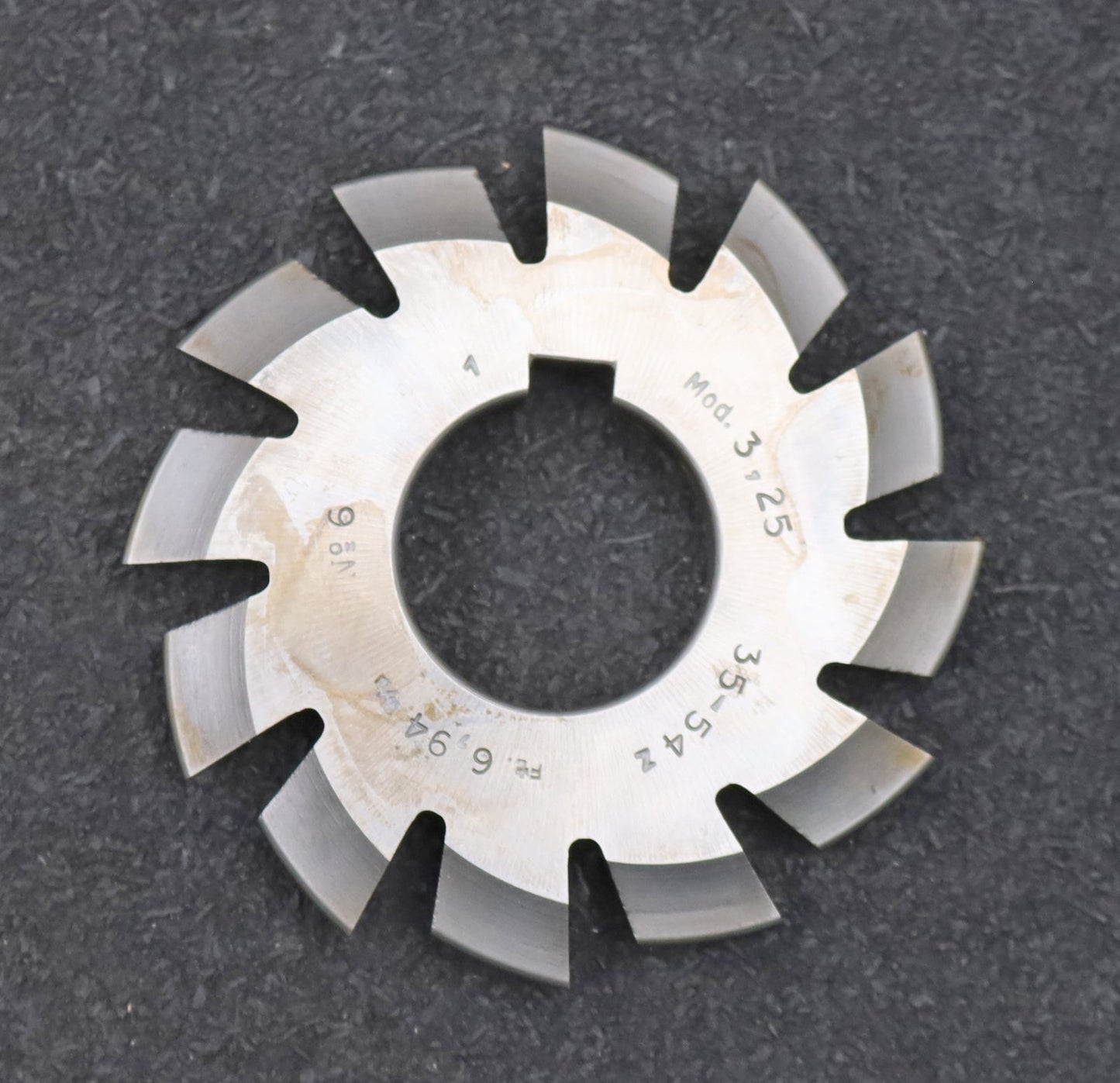 Bild des Artikels DOLD-Zahnformfräser-m=-3,25mm-No.-6-für-Z=-35-54-EGW-20°-HSS-gear-profile-cutter