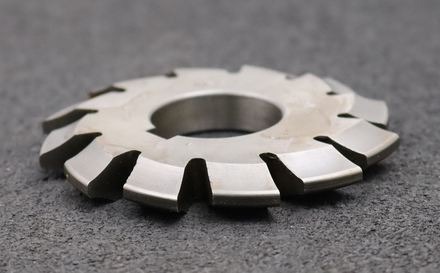 Bild des Artikels DOLD-Zahnformfräser-m=-3,25mm-No.-6-für-Z=-35-54-EGW-20°-HSS-gear-profile-cutter