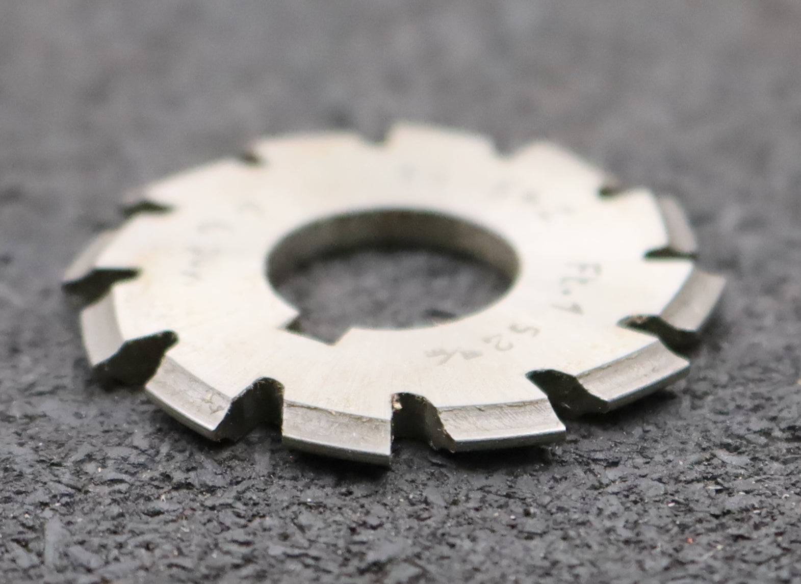 Bild des Artikels DOLD-Zahnformfräser-m=-0,7mm-No.-6-für-Z=-35-54-gear-profile-cutter