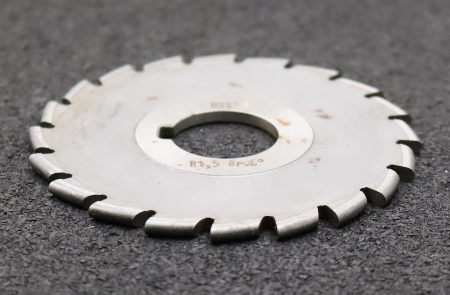 Bild des Artikels DOLD-Halbrund-Formfräser-konvex-Radiusfräser-Radius-1,5mm-Spannwinkel-6°-HSS