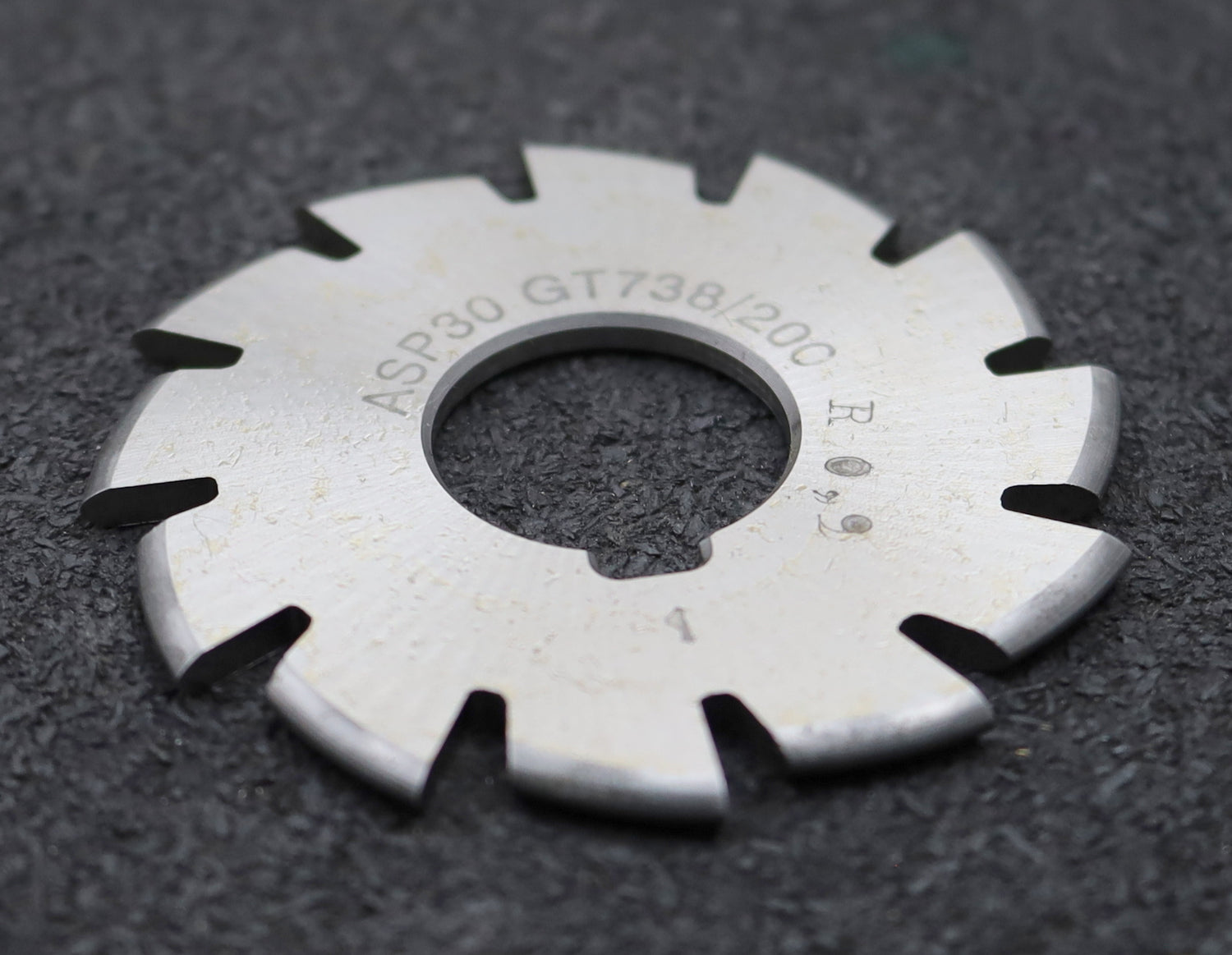 Radius cutter convex half round