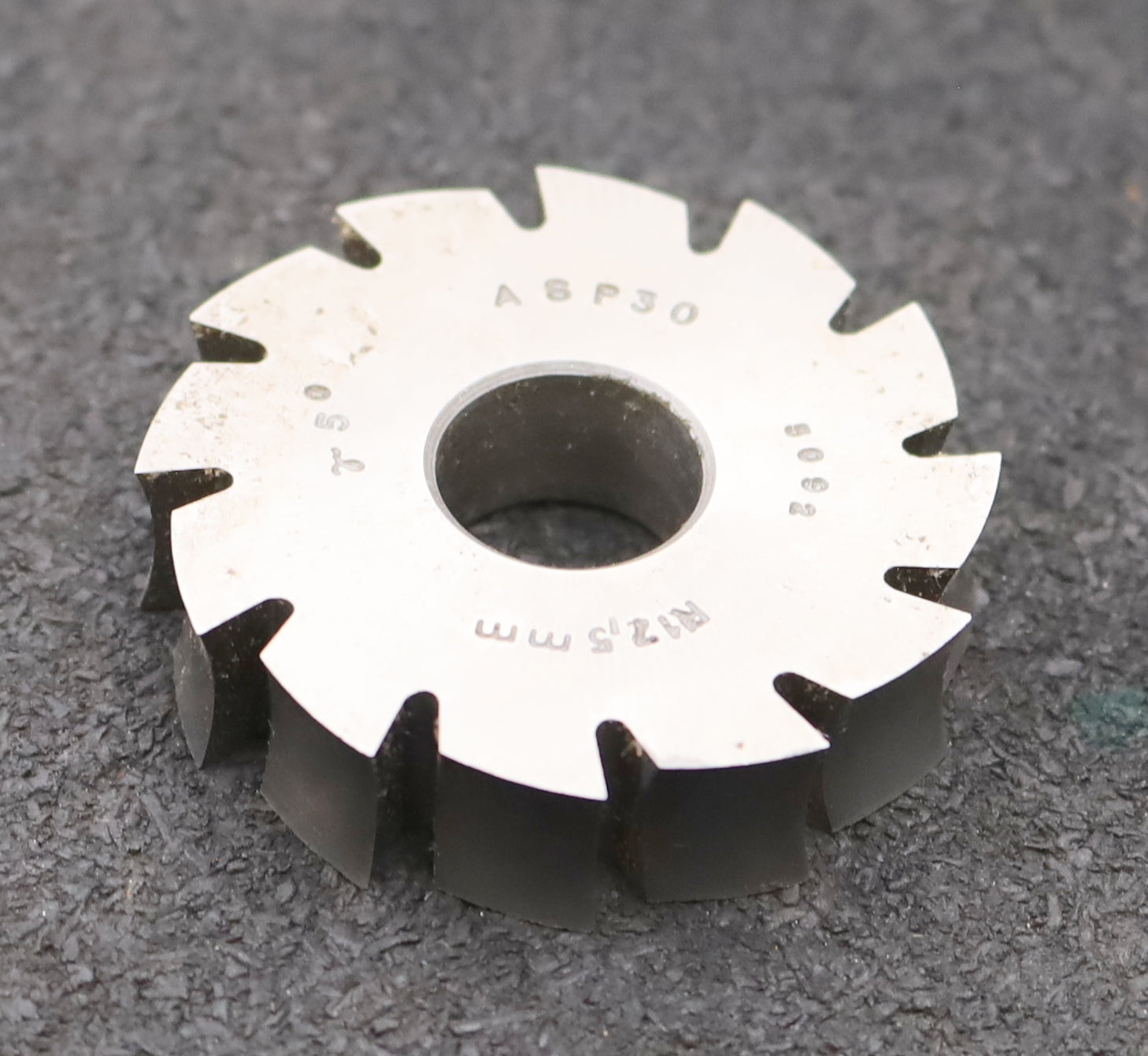 Bild des Artikels DOLD-Formfräser-konkav-Radiusfräser-Radius-12,5mm- Ø51,5x12x Ø16mm-12-Spannuten