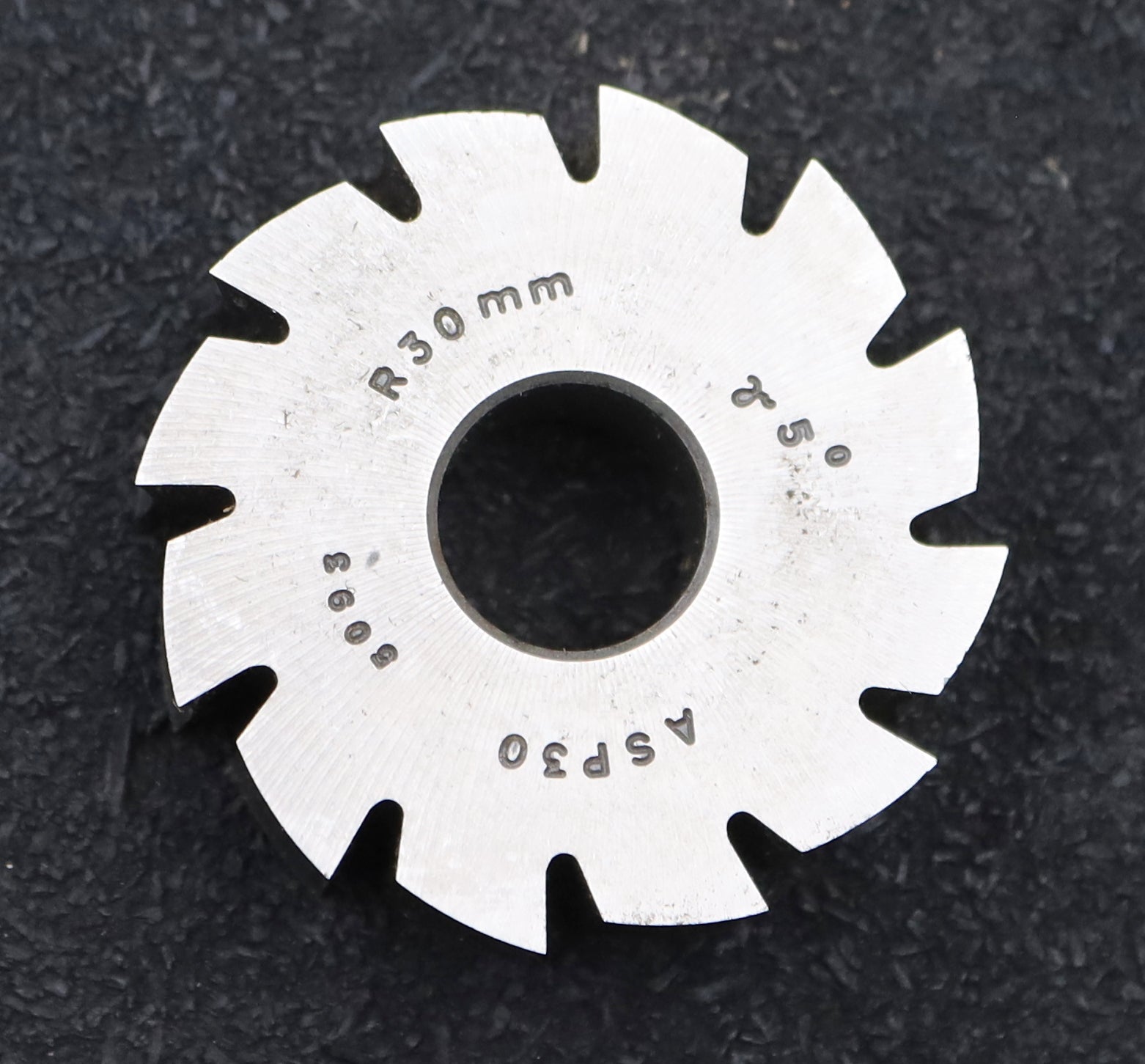 Bild des Artikels DOLD-Formfräser-konkav-Radiusfräser-Radius-30,0mm- Ø51,5x16x Ø16mm-12-Spannuten