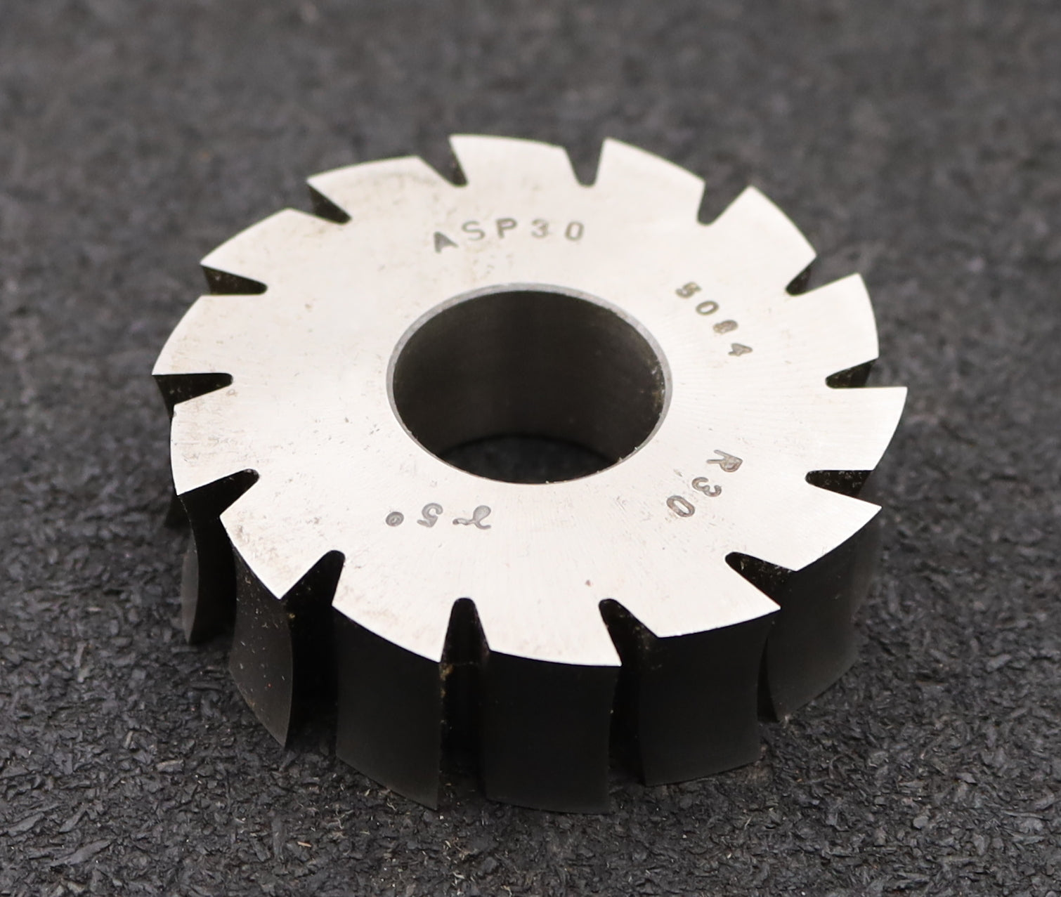 Bild des Artikels DOLD-Formfräser-konkav-Radiusfräser-Radius-30,0mm- Ø60,5x18x Ø22mm-14-Spannuten