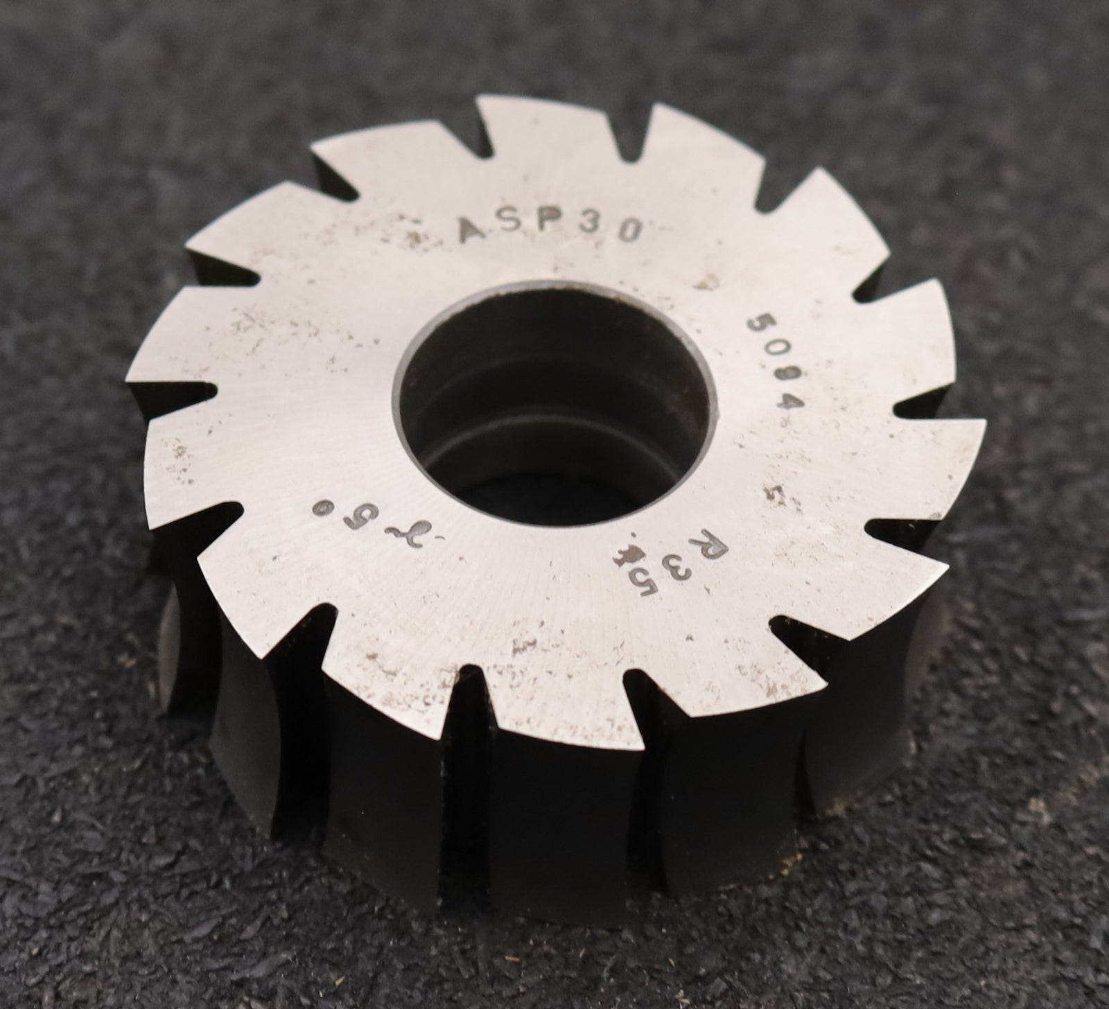Bild des Artikels DOLD-Formfräser-konkav-Radiusfräser-Radius-35,0mm- Ø60,5x22x Ø22mm-14-Spannuten