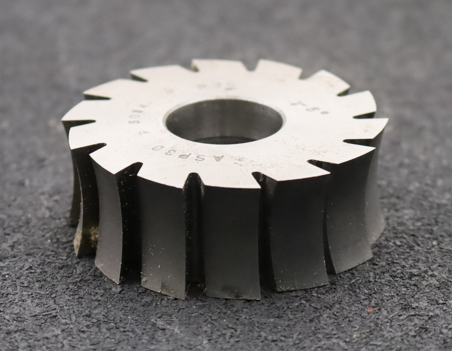 Bild des Artikels DOLD-Formfräser-konkav-Radiusfräser-Radius-35,0mm- Ø60,5x22x Ø22mm-14-Spannuten