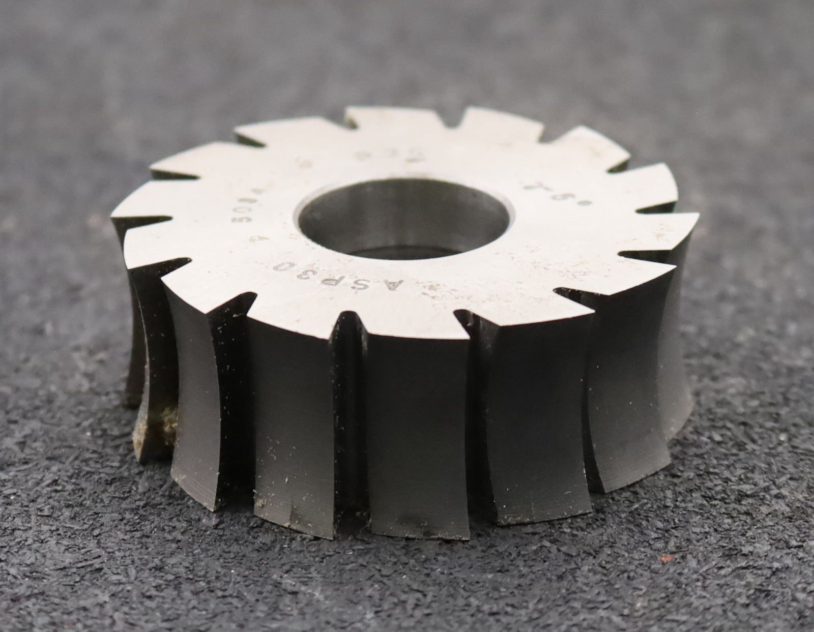 Bild des Artikels DOLD-Formfräser-konkav-Radiusfräser-Radius-35,0mm- Ø60,5x22x Ø22mm-14-Spannuten