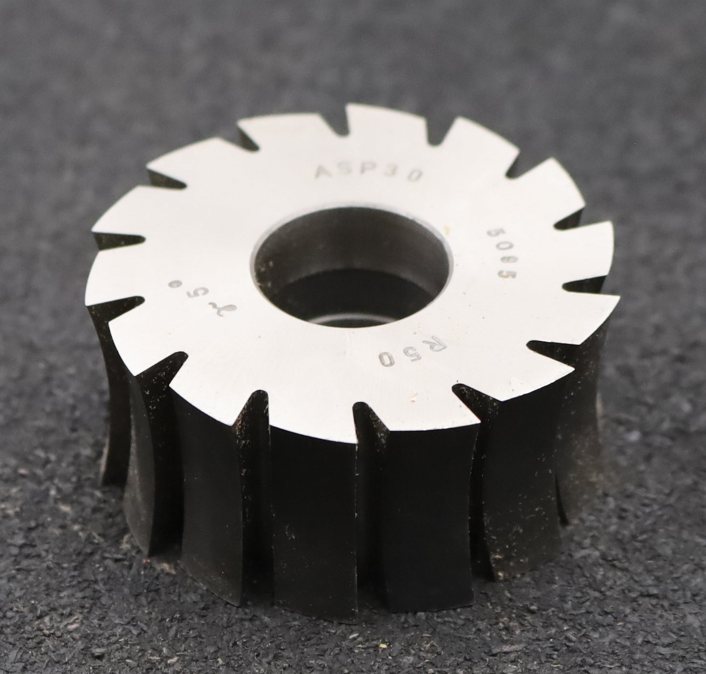 Bild des Artikels DOLD-Formfräser-konkav-Radiusfräser-Radius-50,0mm- Ø60,5x27x Ø22mm-14-Spannuten