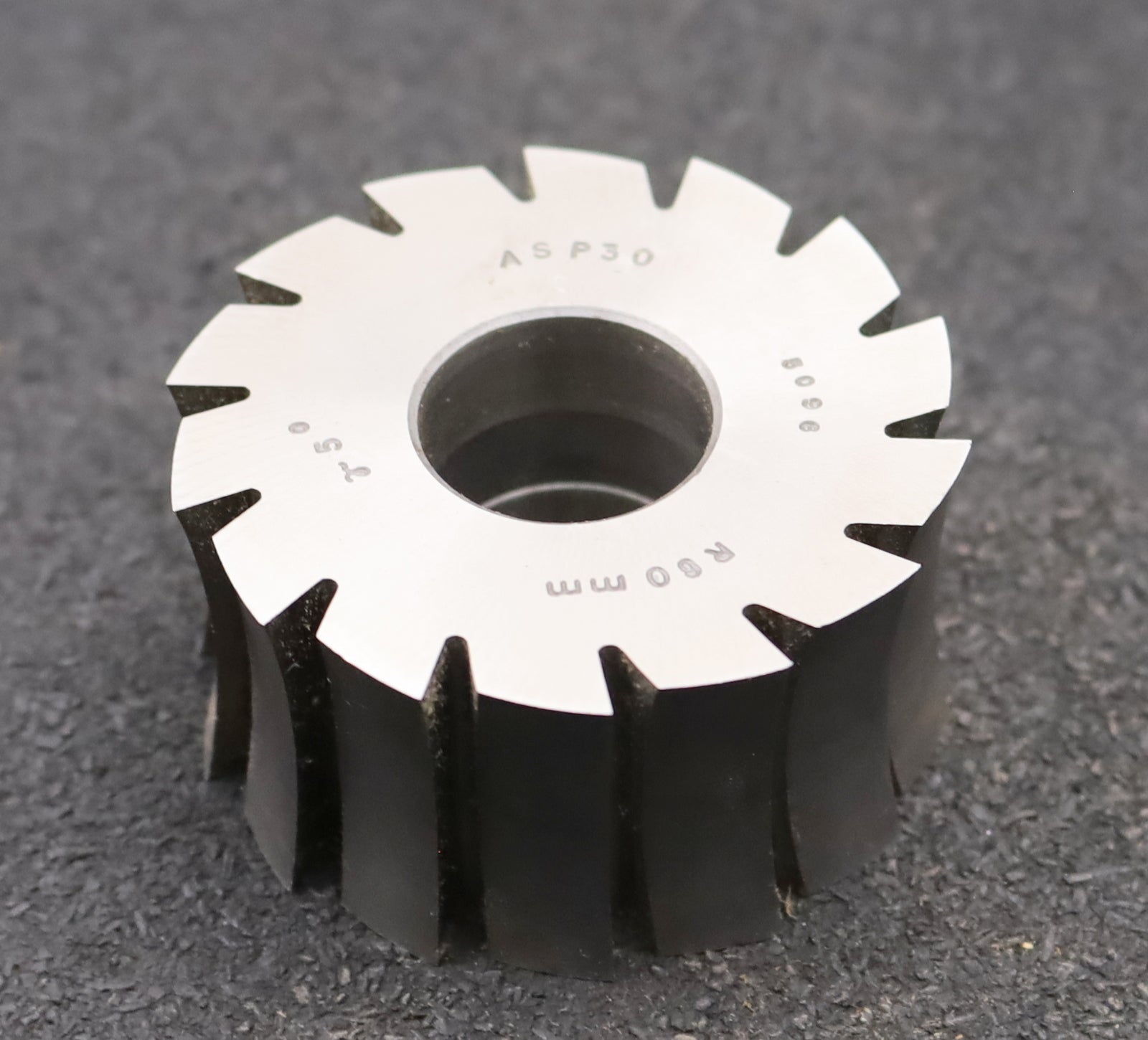 Bild des Artikels DOLD-Formfräser-konkav-Radiusfräser-Radius-60,0mm- Ø60x30x Ø22mm-14-Spannuten
