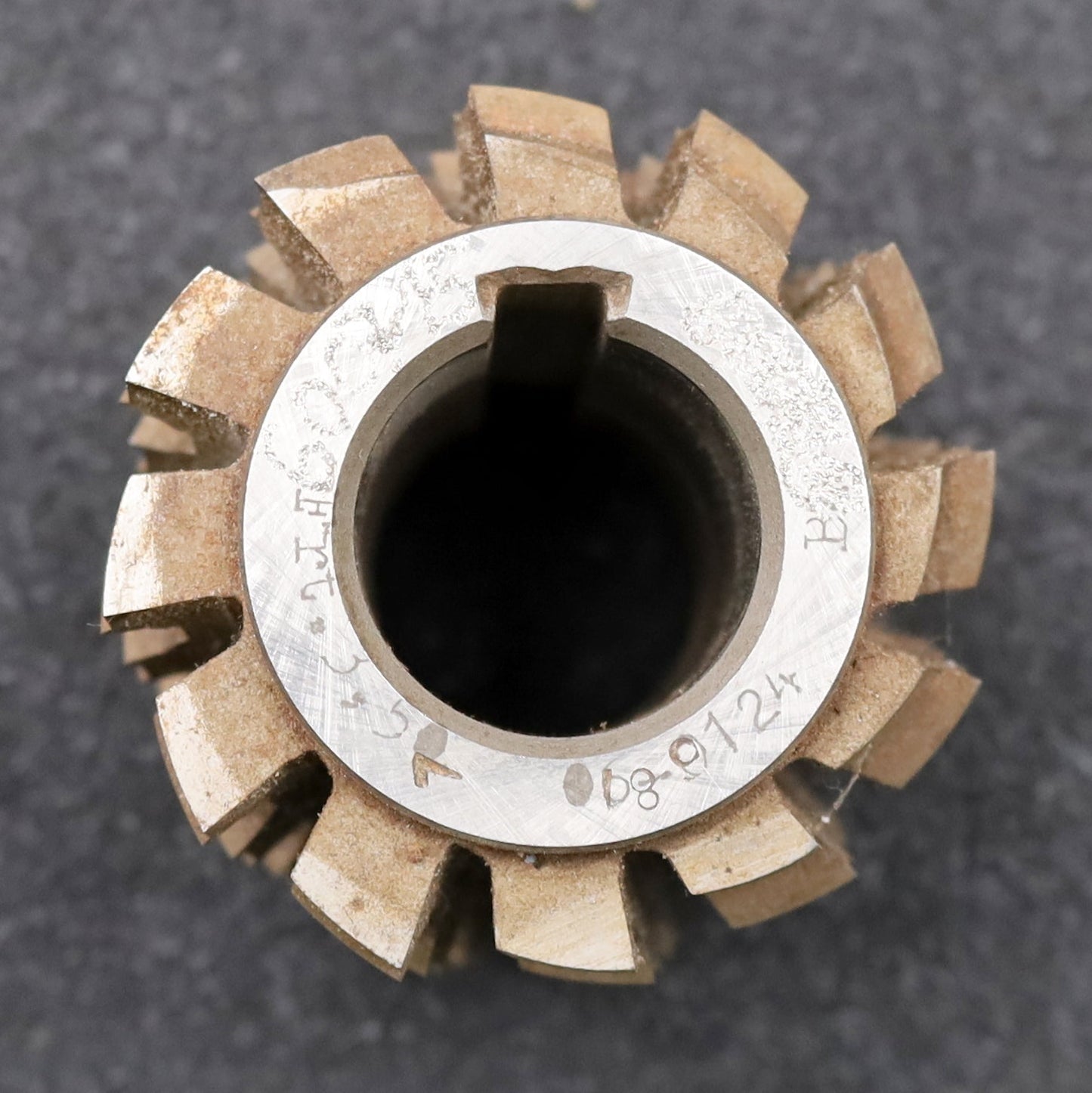 Bild des Artikels PWS-Keilwellen-Wälzfräser--8-Keile-52,4x57,6x10,4mm-mit-Höcker-1gg.-Rechts-HSS