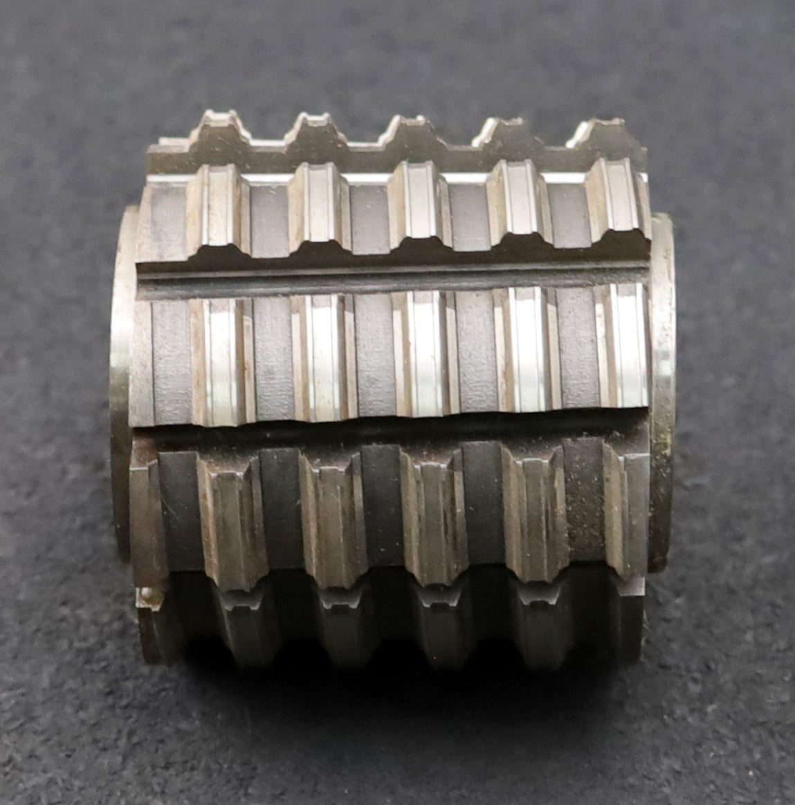 Bild des Artikels HENTZEN-Keilwellen-Wälzfräser-6-Keile-18x22x6mm-mit-Höcker-Ø60x61xØ27mm