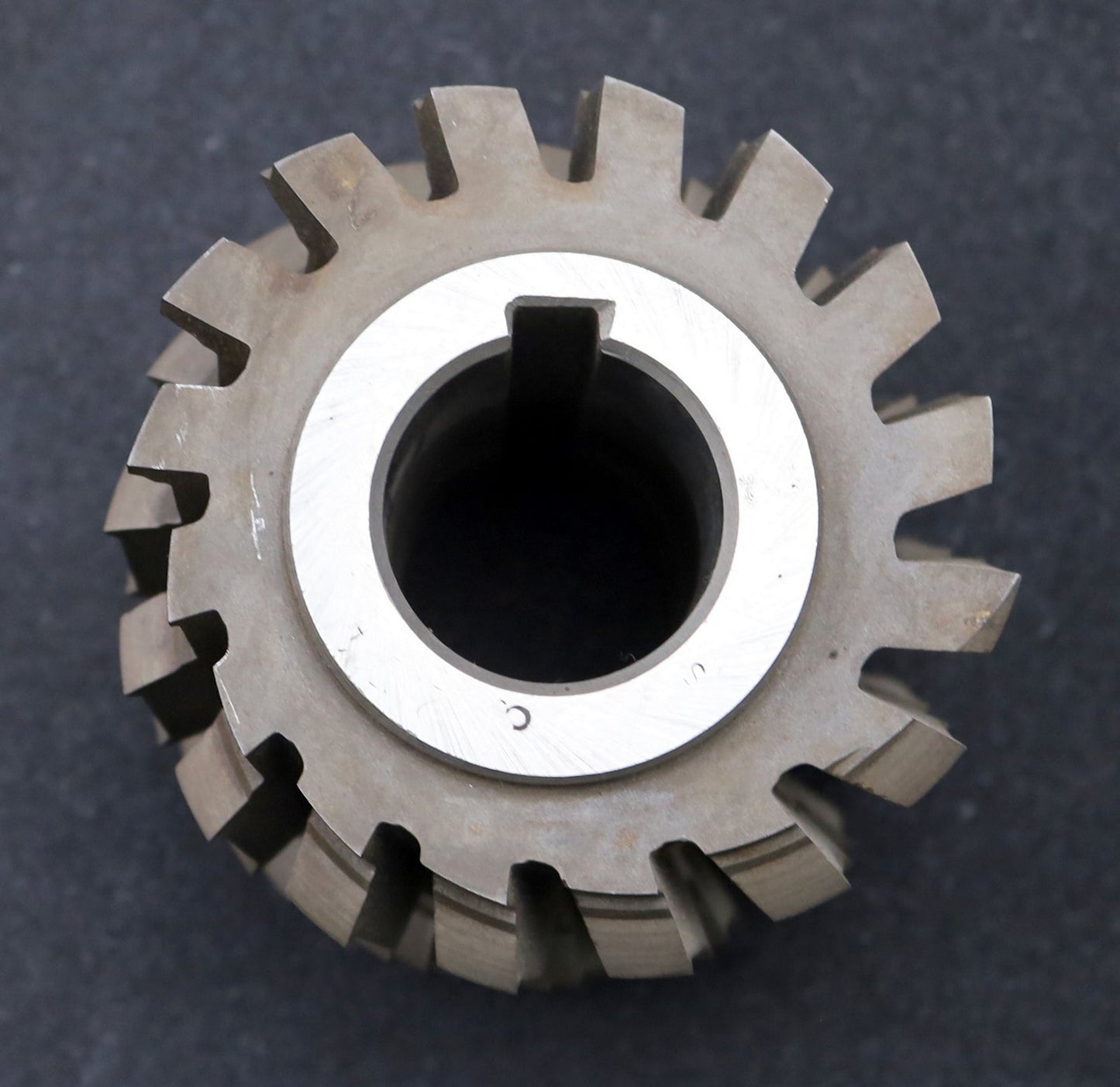 Bild des Artikels PWS-Keilwellen-Wälzfräser-6-Keile-92,4x104,5x20,4mm-mit-Höcker-Ø107x110xØ40mm