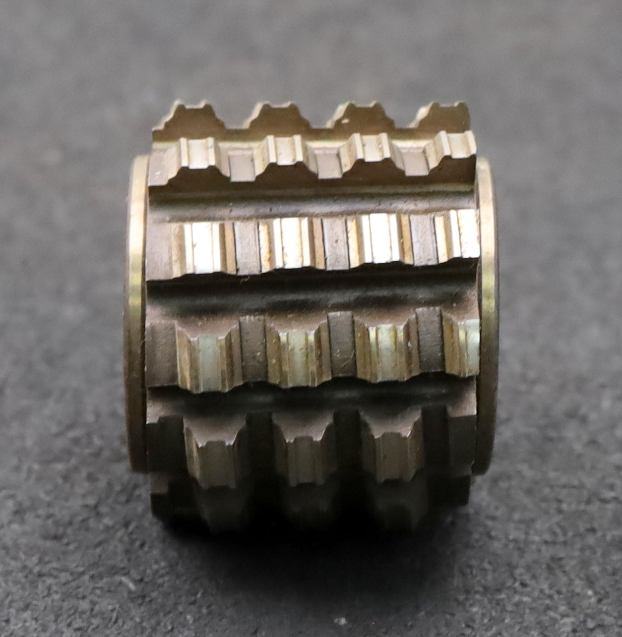 Bild des Artikels FETTE-Keilwellen-Wälzfräser-6-Keile-17,2x22x5,2mm-mit-Höcker-Ø57x47xØ22mm-LKN