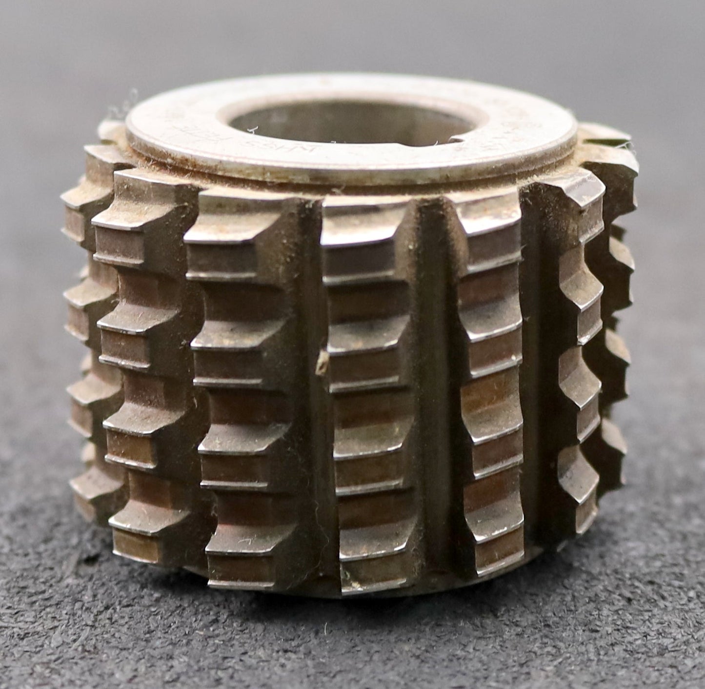 Bild des Artikels FETTE-Keilwellen-Wälzfräser-6-Keile-18x22x5mm-mit-Höcker-Ø62x47xØ27mm-LKN