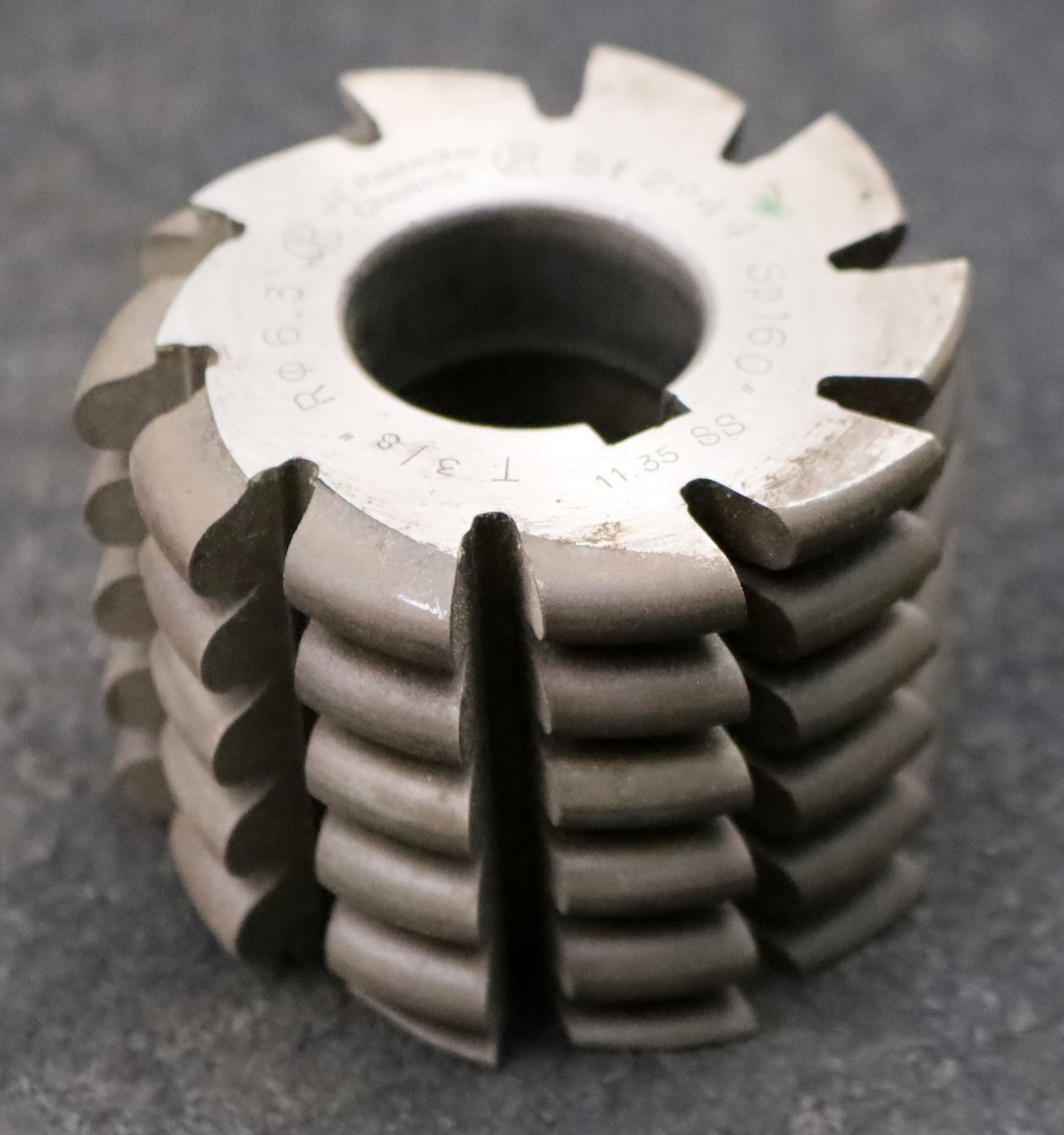 Bild des Artikels JER-Kettenrad-Wälzfräser-chainwheel-hob-Teilung-9,525mm-=-3/8"-RollenØ-6,3mm-LKN