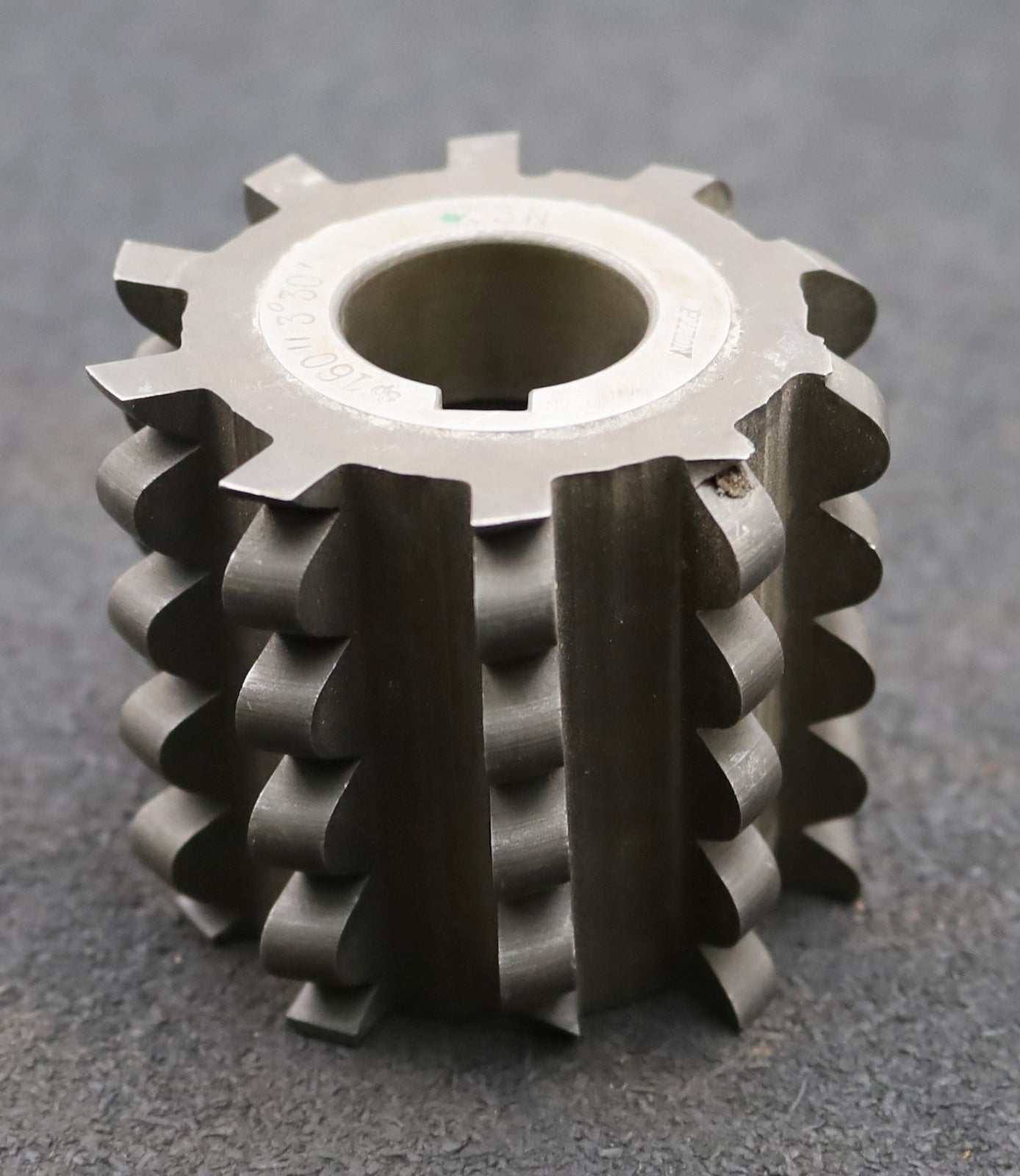 Bild des Artikels PYRON-Kettenrad-Wälzfräser-K3N-Ø71x61xØ27mm-mit-LKN-1gg.-Rechts-spiralgenutet