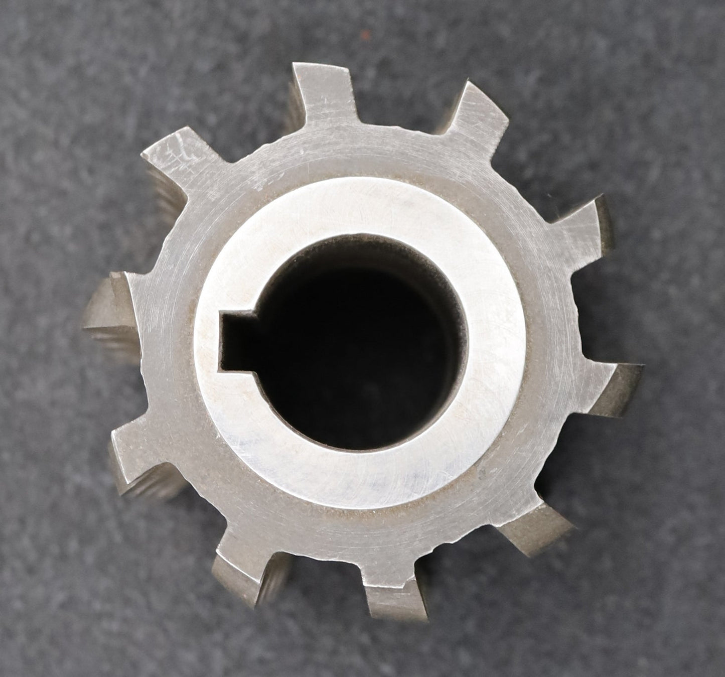 Bild des Artikels PYRON-Kettenrad-Wälzfräser-K3N-Ø71x61xØ27mm-mit-LKN-1gg.-Rechts-spiralgenutet