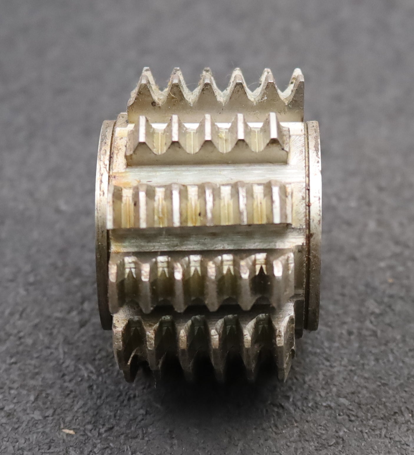 Bild des Artikels JAL-Zahnrad-Wälzfräser-gear-hob-m=-1,75mm-BPIII-DIN3972-EGW-20°-Rest:-65%