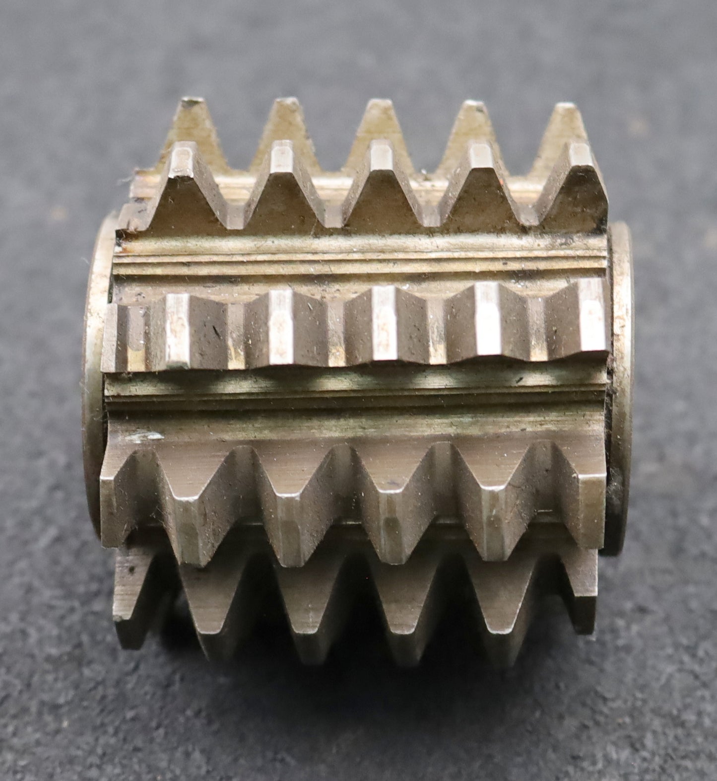 Bild des Artikels Zahnrad-Wälzfräser-gear-hob-m=4,0mm-EGW-20°-Ø77x70xØ27mm-mit-LKN-1gg.-Rechts