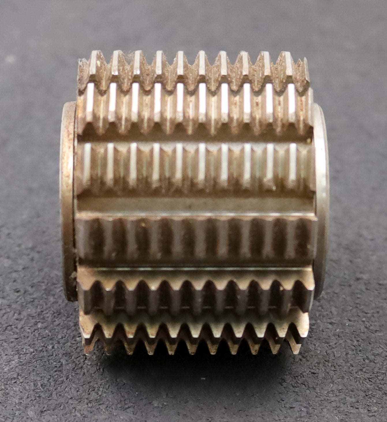 Bild des Artikels PWS-Zahnrad-Wälzfräser-m=-1,5mm-BP-II-DIN-3972-EGW-20°-Ø69x58xØ27mm-Rest:-80%