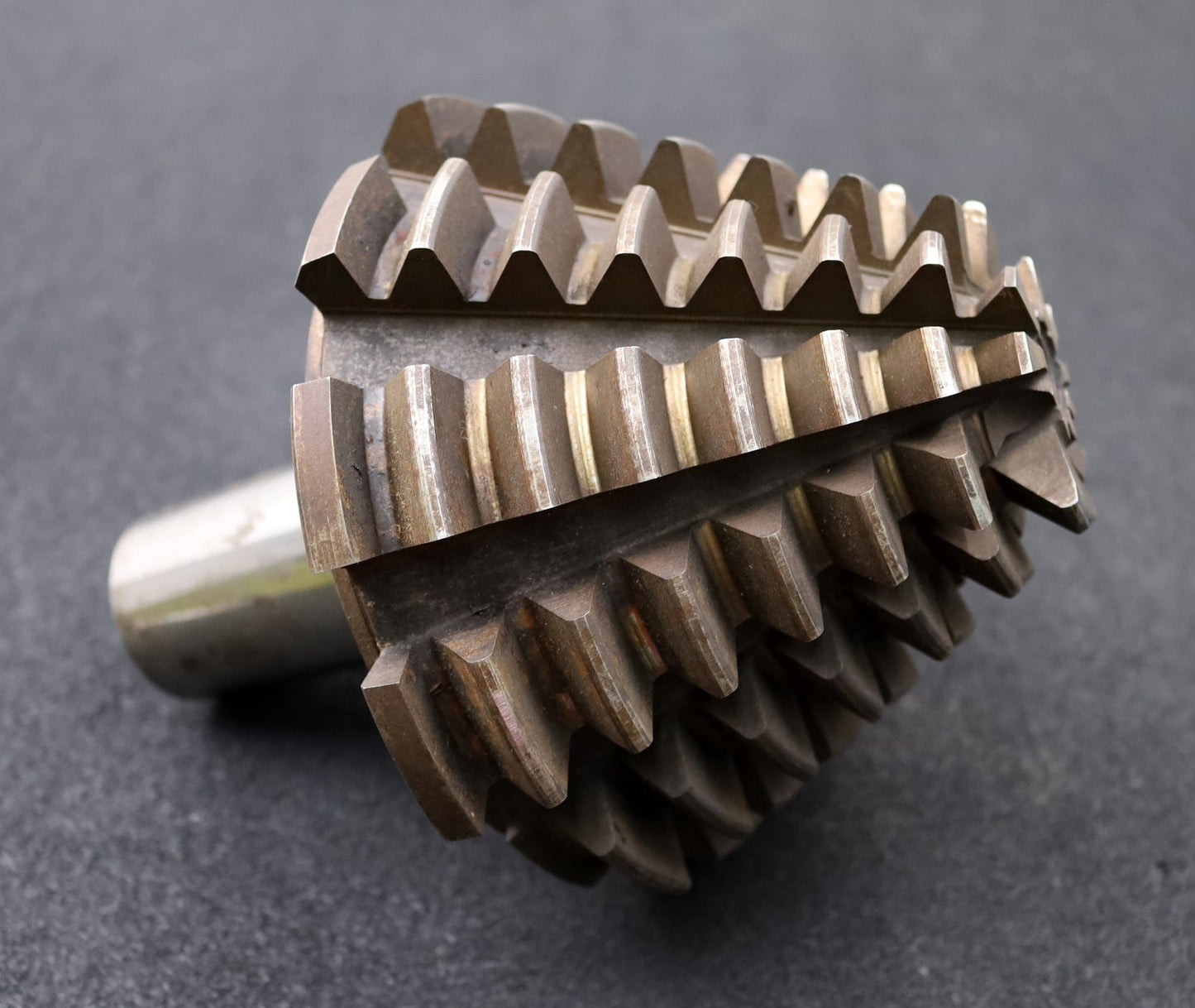 Bild des Artikels KLINGELNBERG-Palloid-Wälzfräser-Form-B-m=-5,0-EGW-20°-Zahnform-I-1gg.-Links