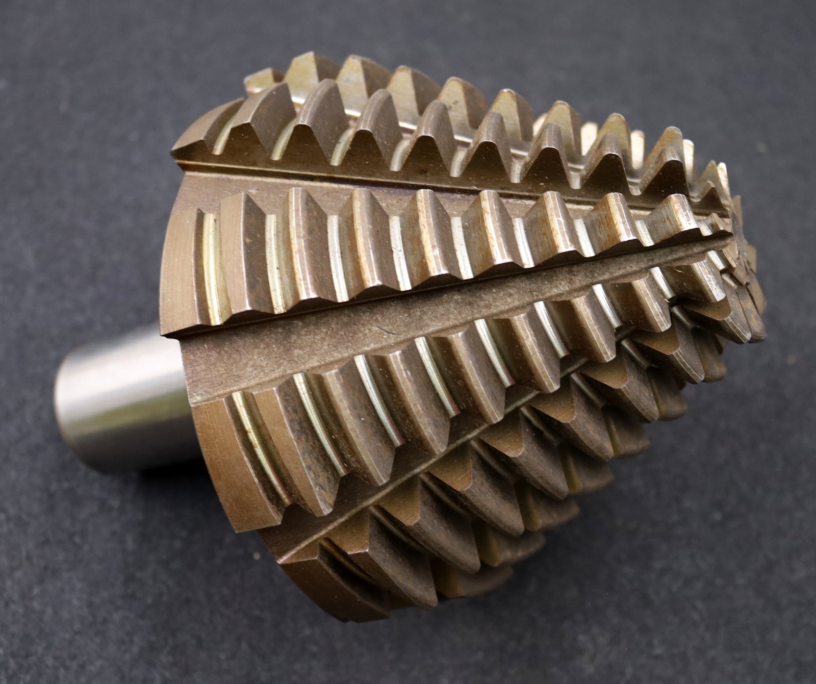 Bild des Artikels KLINGELNBERG-Palloid-Wälzfräser-m=-4,5-EGW-20°-Zahnform-III-1gg.-Rechts-SF260