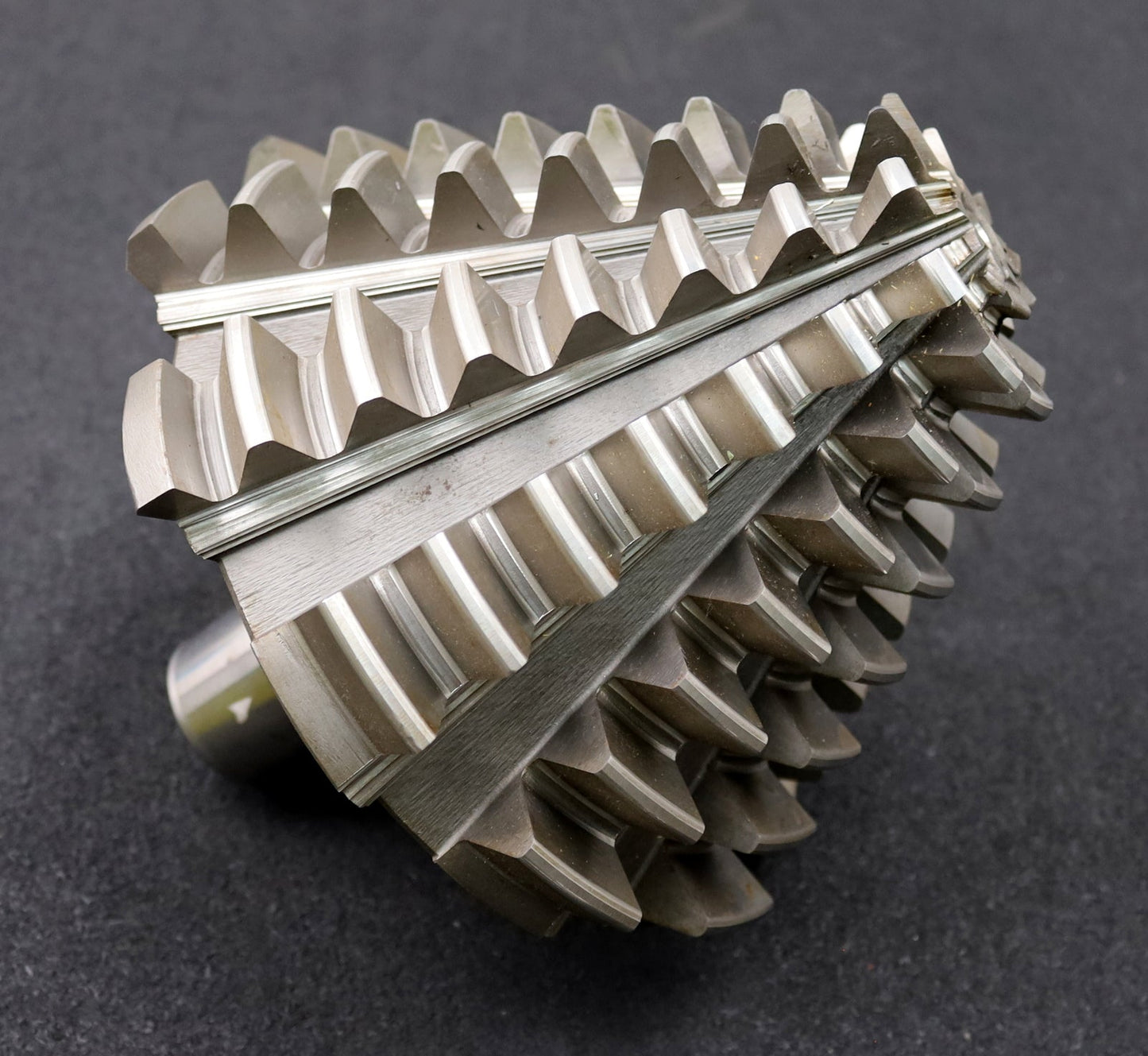Bild des Artikels KLINGELNBERG-Palloid-Wälzfräser-m=-7-EGW-20°-Zahnform-I-1gg.-Links-WN7-77-132