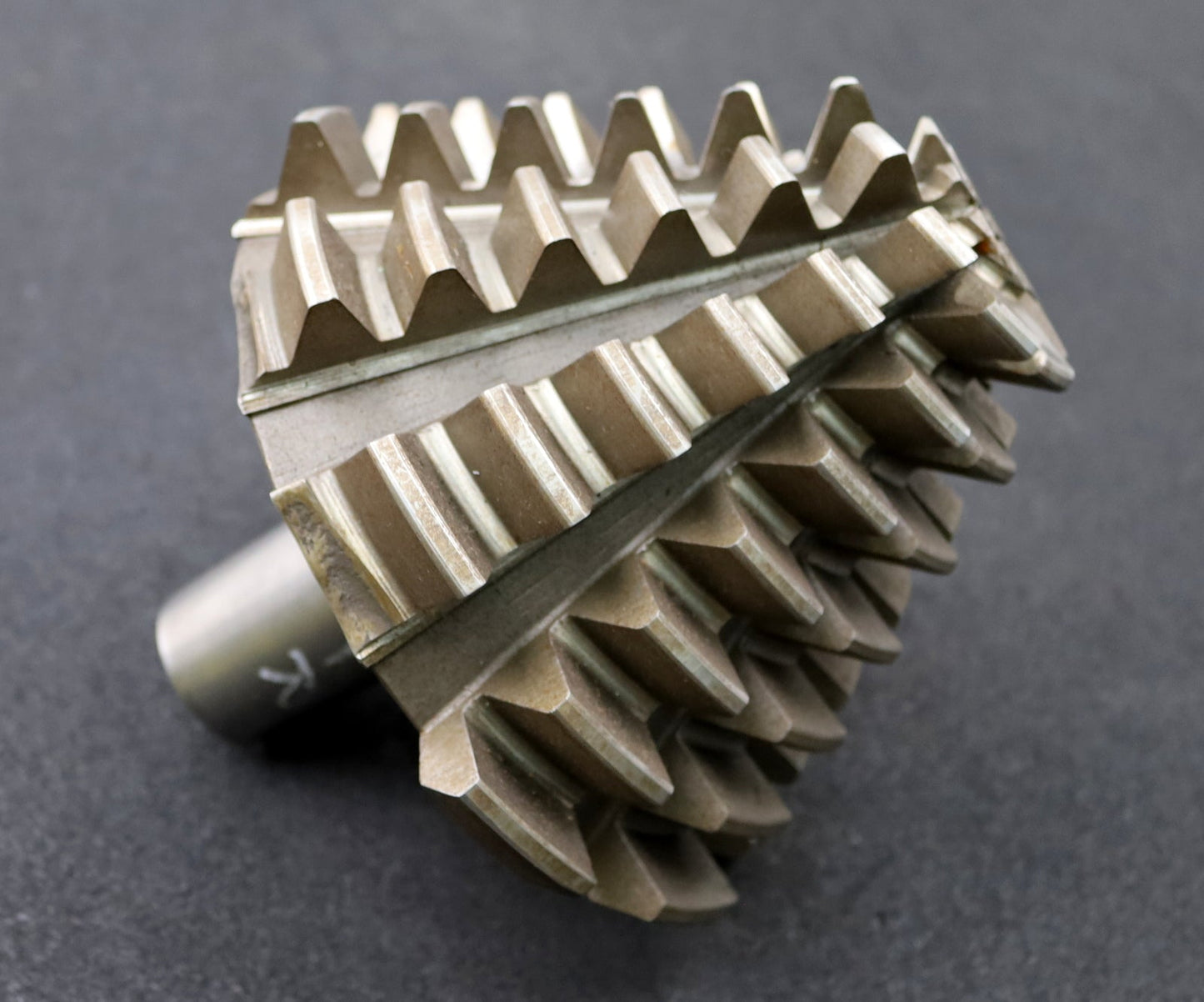 Bild des Artikels KLINGELNBERG-Palloid-Wälzfräser-m=-7-EGW-20°-Zahnform-I-1gg.-Rechts-WN7-29i