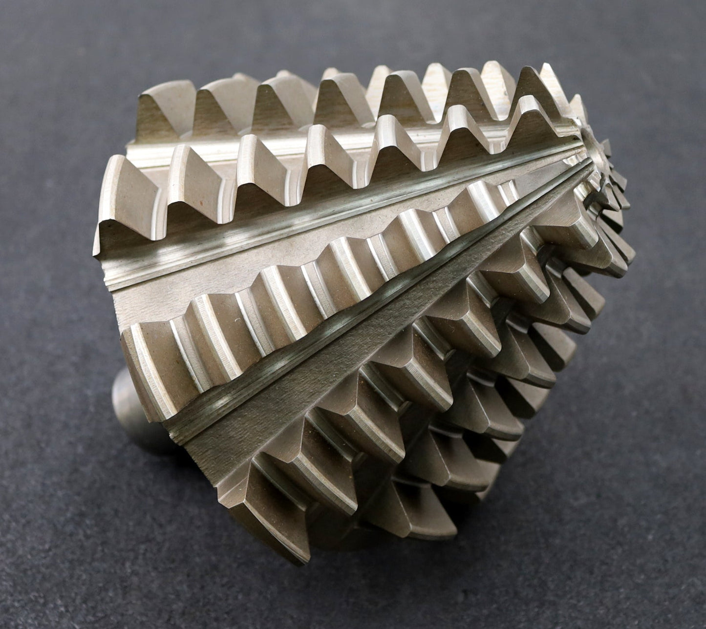 Bild des Artikels KLINGELNBERG-Palloid-Wälzfräser-m=-7-EGW-20°-Zahnform-I-1gg.-Links-HF-ECO