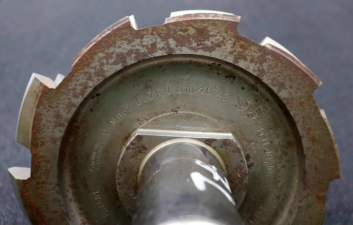 Bild des Artikels KLINGELNBERG-Palloid-Wälzfräser-m=-7-EGW-20°-Zahnform-I-1gg.-Links-Rest=-95%